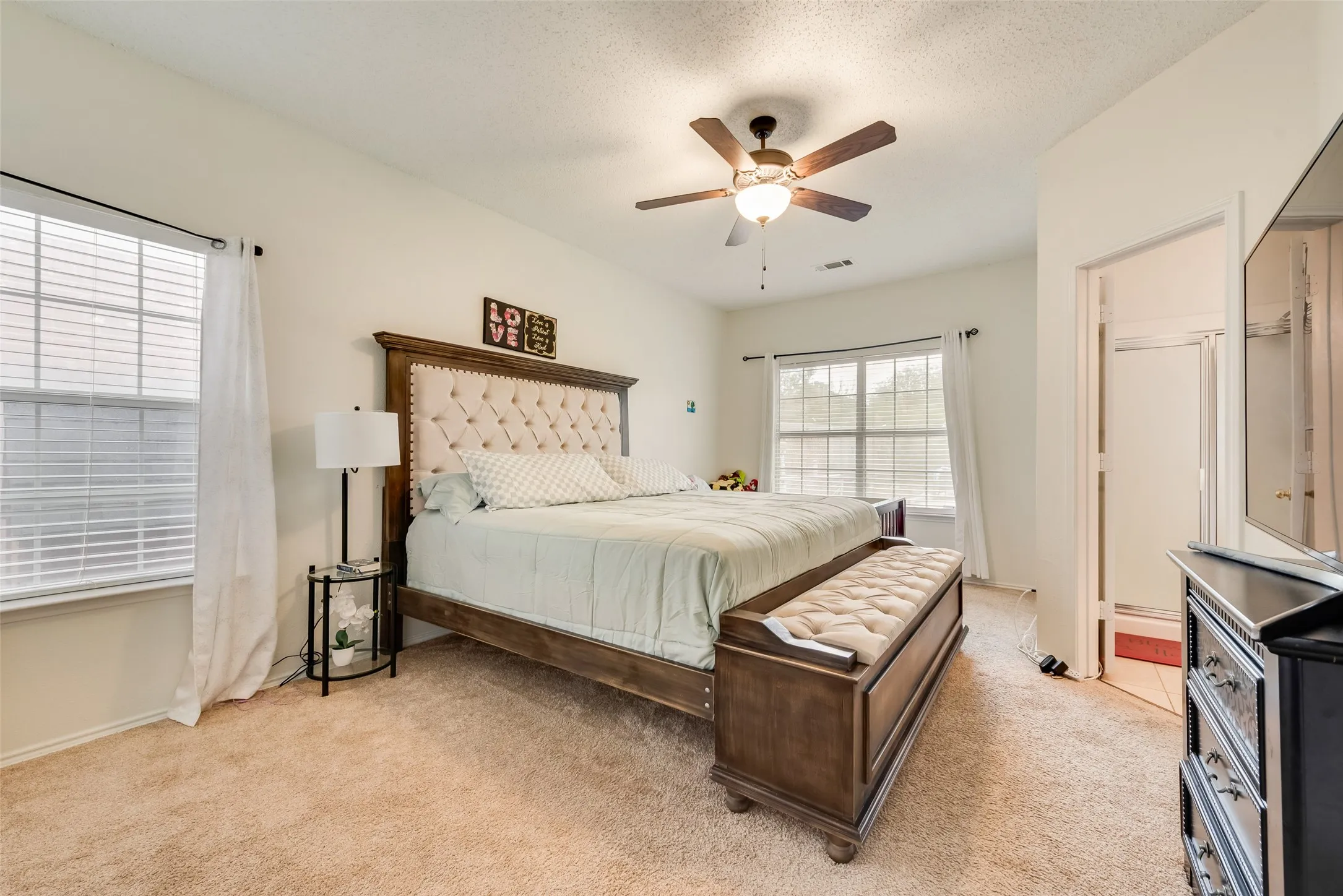 Single Family Residence For Sale in Tarrant County , 6420 St Alban Court, Arlington, Texas 76001, 4 Bedroom, 2 Bathroom, 2 Garage spaces, 1,772 Sqft, built in 1997, mls#21307144, Real Estate Agent in Arlington, Homes For Sale in Tarrant county, Homes For Sale in Arlington, Realtor in Arlington Texas, Real Estate Brokerage Independent Realty Texas, Luminita Cordes Realtor