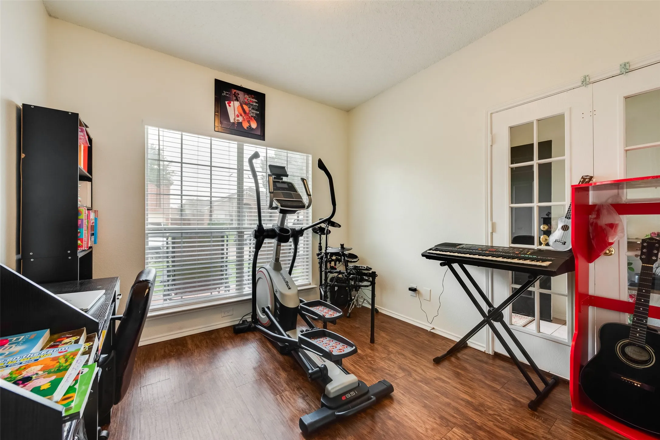 Single Family Residence For Sale in Tarrant County , 6420 St Alban Court, Arlington, Texas 76001, 4 Bedroom, 2 Bathroom, 2 Garage spaces, 1,772 Sqft, built in 1997, mls#21307144, Real Estate Agent in Arlington, Homes For Sale in Tarrant county, Homes For Sale in Arlington, Realtor in Arlington Texas, Real Estate Brokerage Independent Realty Texas, Luminita Cordes Realtor
