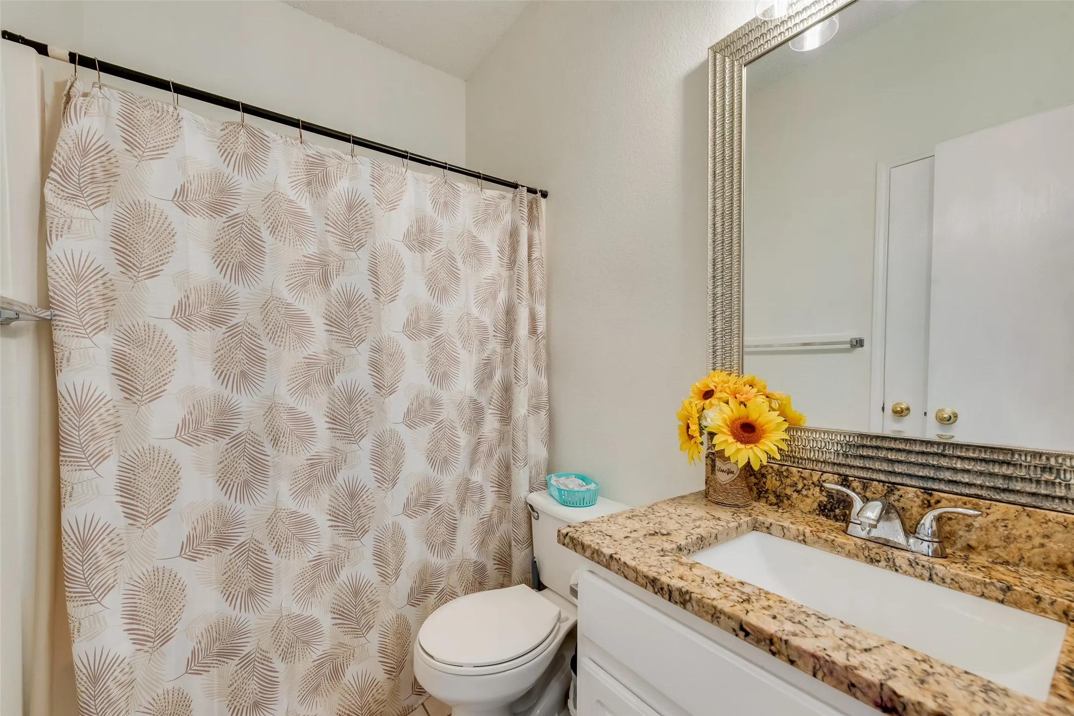 Single Family Residence For Sale in Tarrant County , 6420 St Alban Court, Arlington, Texas 76001, 4 Bedroom, 2 Bathroom, 2 Garage spaces, 1,772 Sqft, built in 1997, mls#21307144, Real Estate Agent in Arlington, Homes For Sale in Tarrant county, Homes For Sale in Arlington, Realtor in Arlington Texas, Real Estate Brokerage Independent Realty Texas, Luminita Cordes Realtor