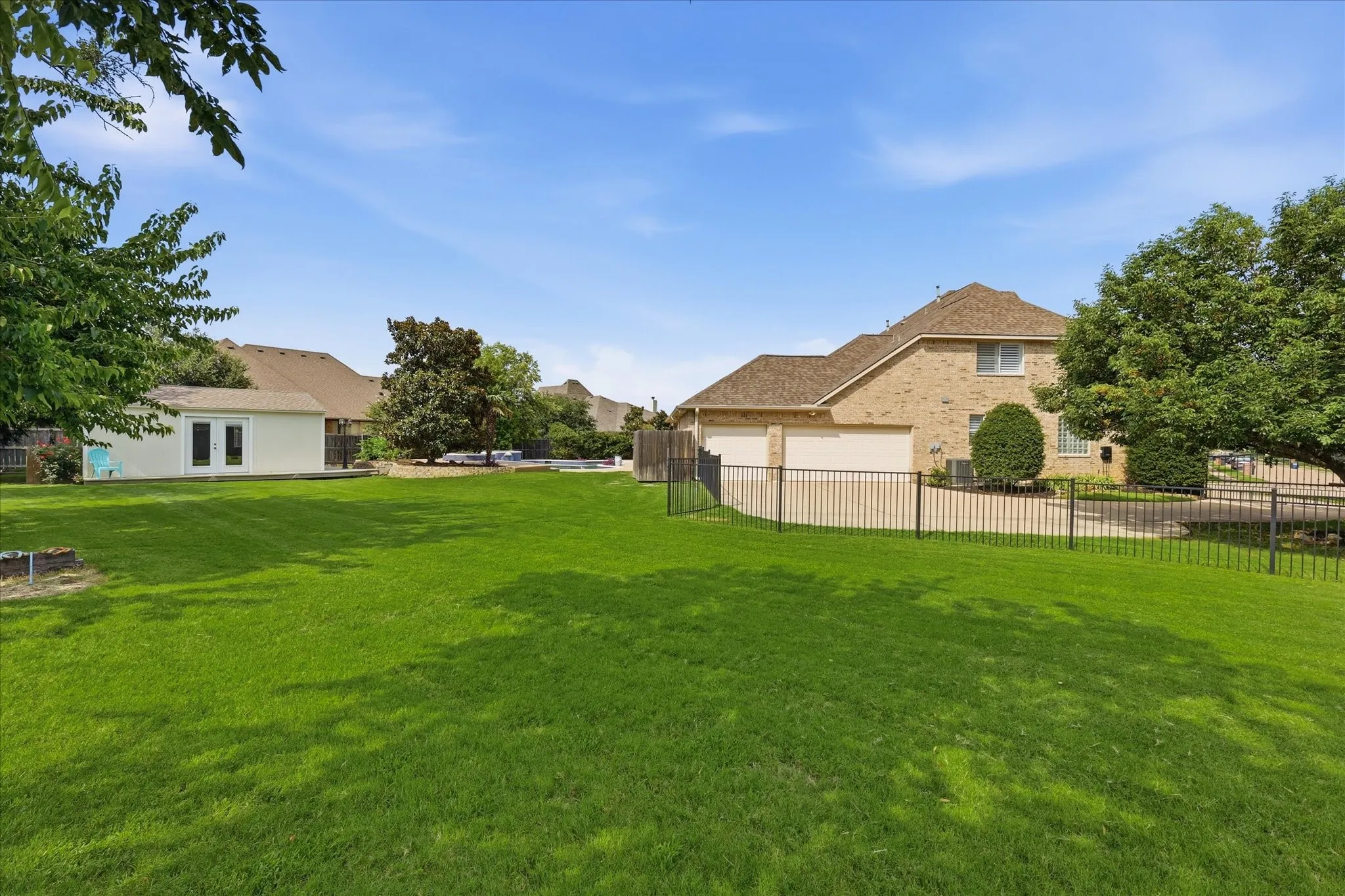 Single Family Residence For Sale in Tarrant County , 1552 Penny Lane, Keller, Texas 76248, 4 Bedroom, 4 Bathroom, 3 Garage spaces, 3,426 Sqft, built in 2002, mls#21302622, Real Estate Agent in Keller, Homes For Sale in Tarrant county, Homes For Sale in Keller, Realtor in Keller Texas, Real Estate Brokerage Independent Realty Texas, Luminita Cordes Realtor