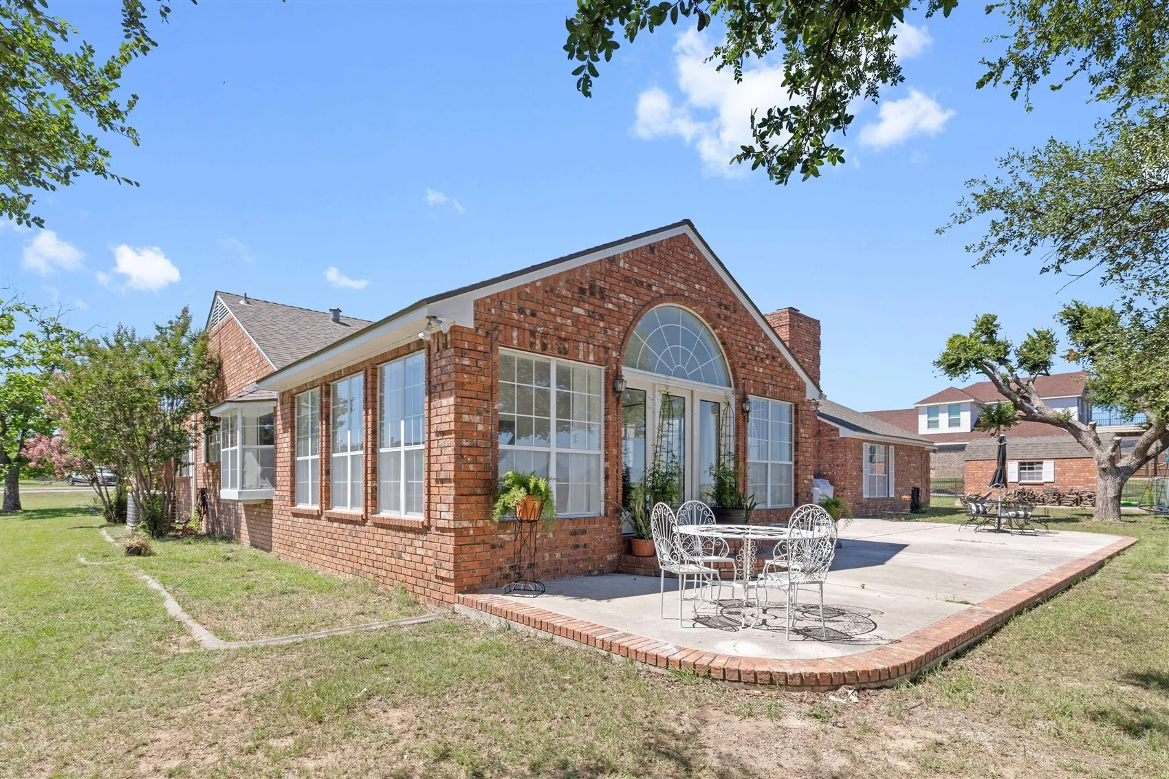Single Family Residence For Sale in Brown County , 19 Spring Hollow, Brownwood, Texas 76801, 4 Bedroom, 3 Bathroom, 3 Garage spaces, 3,364 Sqft, built in 1990, mls#21307238, Real Estate Agent in Brownwood, Homes For Sale in Brown county, Homes For Sale in Brownwood, Realtor in Brownwood Texas, Real Estate Brokerage Independent Realty Texas, Luminita Cordes Realtor