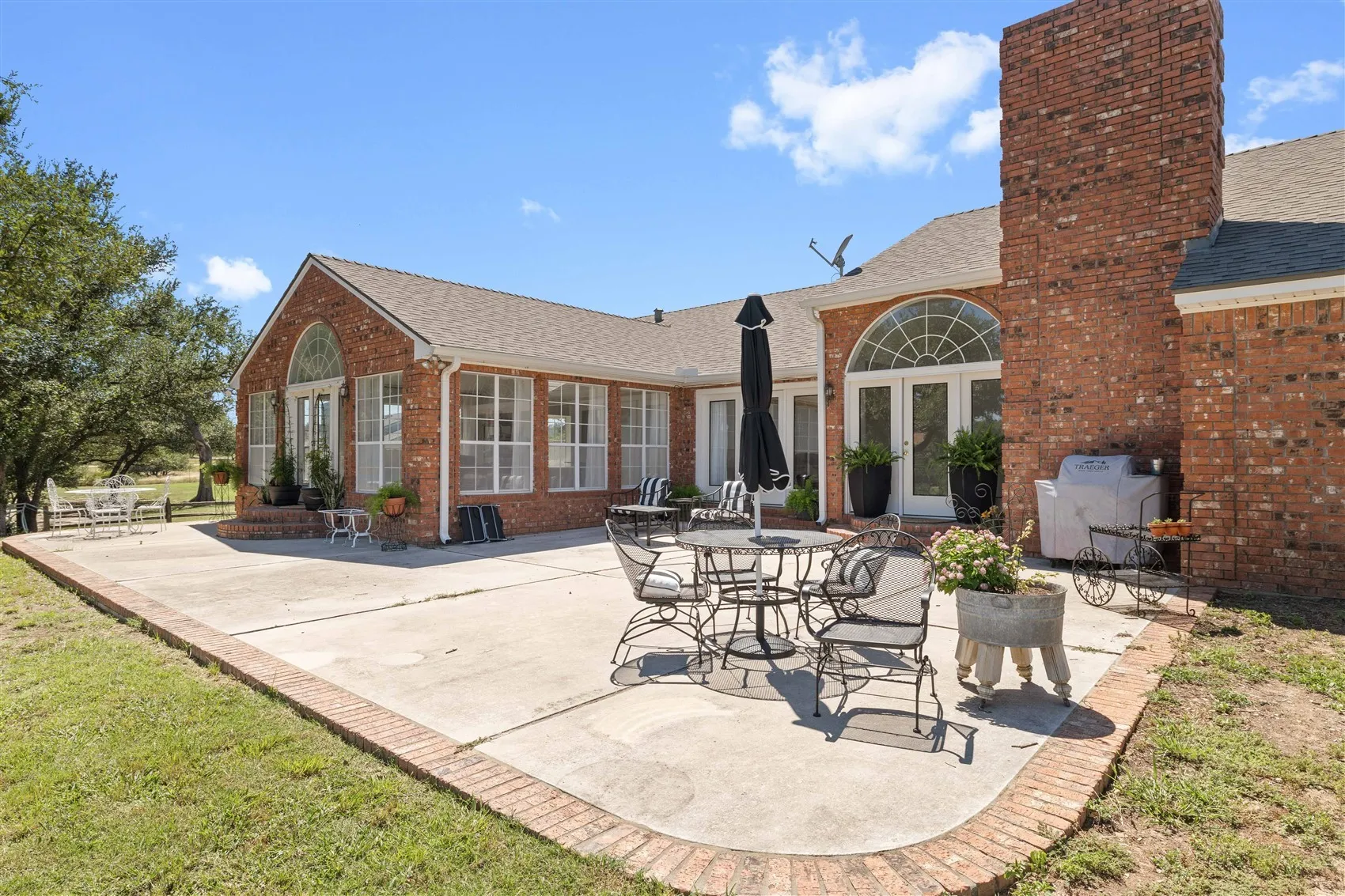 Single Family Residence For Sale in Brown County , 19 Spring Hollow, Brownwood, Texas 76801, 4 Bedroom, 3 Bathroom, 3 Garage spaces, 3,364 Sqft, built in 1990, mls#21307238, Real Estate Agent in Brownwood, Homes For Sale in Brown county, Homes For Sale in Brownwood, Realtor in Brownwood Texas, Real Estate Brokerage Independent Realty Texas, Luminita Cordes Realtor