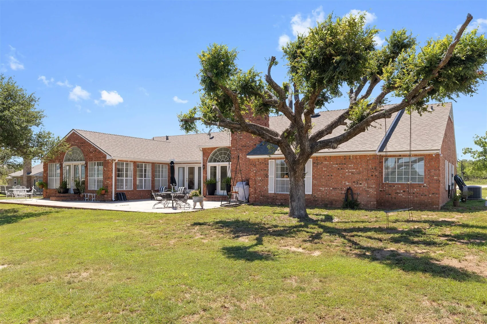 Single Family Residence For Sale in Brown County , 19 Spring Hollow, Brownwood, Texas 76801, 4 Bedroom, 3 Bathroom, 3 Garage spaces, 3,364 Sqft, built in 1990, mls#21307238, Real Estate Agent in Brownwood, Homes For Sale in Brown county, Homes For Sale in Brownwood, Realtor in Brownwood Texas, Real Estate Brokerage Independent Realty Texas, Luminita Cordes Realtor