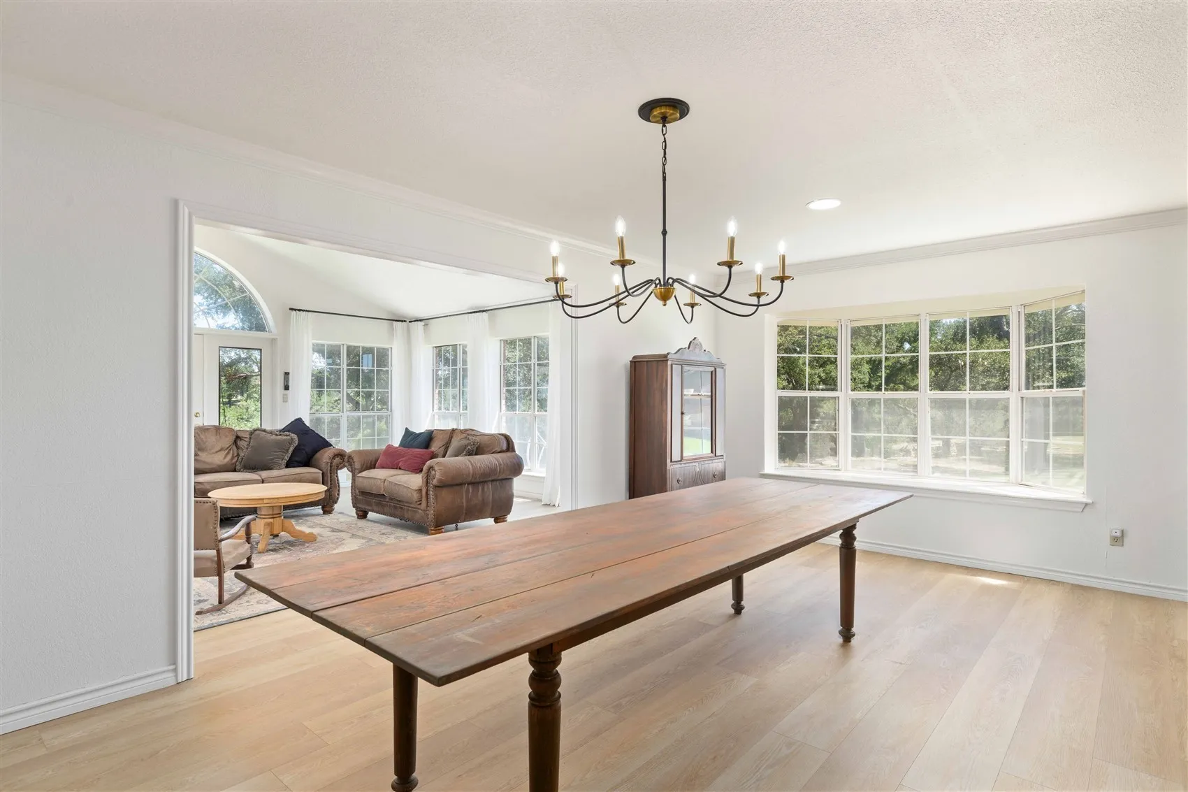 Single Family Residence For Sale in Brown County , 19 Spring Hollow, Brownwood, Texas 76801, 4 Bedroom, 3 Bathroom, 3 Garage spaces, 3,364 Sqft, built in 1990, mls#21307238, Real Estate Agent in Brownwood, Homes For Sale in Brown county, Homes For Sale in Brownwood, Realtor in Brownwood Texas, Real Estate Brokerage Independent Realty Texas, Luminita Cordes Realtor