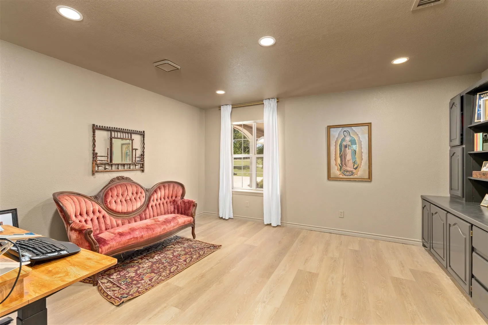 Single Family Residence For Sale in Brown County , 19 Spring Hollow, Brownwood, Texas 76801, 4 Bedroom, 3 Bathroom, 3 Garage spaces, 3,364 Sqft, built in 1990, mls#21307238, Real Estate Agent in Brownwood, Homes For Sale in Brown county, Homes For Sale in Brownwood, Realtor in Brownwood Texas, Real Estate Brokerage Independent Realty Texas, Luminita Cordes Realtor