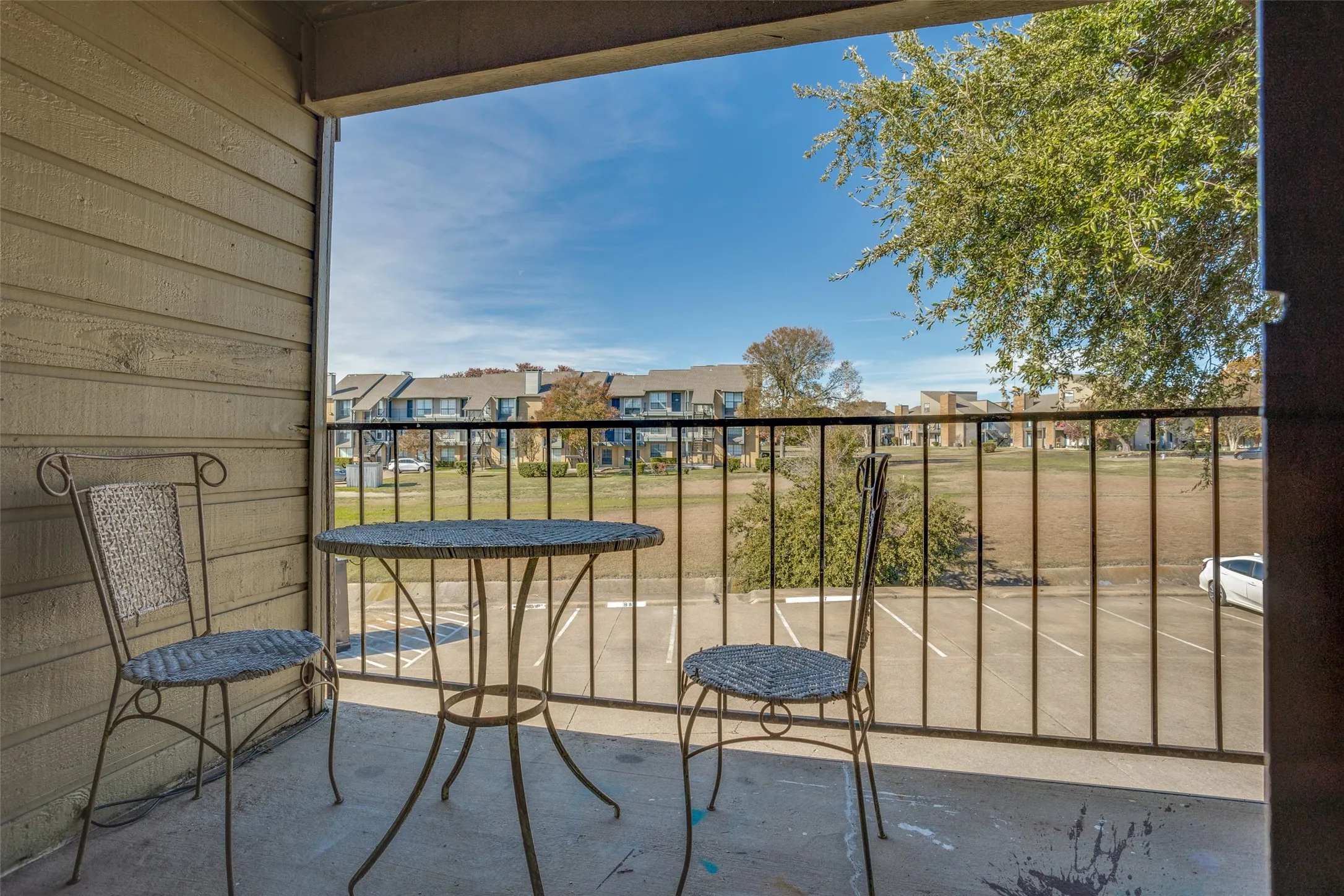 Condominium For Sale in Dallas County , 5913 Lake Hubbard Parkway 221, Garland, Texas 75043, 2 Bedroom, 2 Bathroom, Garage spaces, 920 Sqft, built in 1981, Price $105,000, mls#21307694, Real Estate Agent in Garland, Homes For Sale in Dallas county, Homes For Sale in Garland, Realtor in Garland Texas, Real Estate Brokerage Independent Realty Texas, Luminita Cordes Realtor
