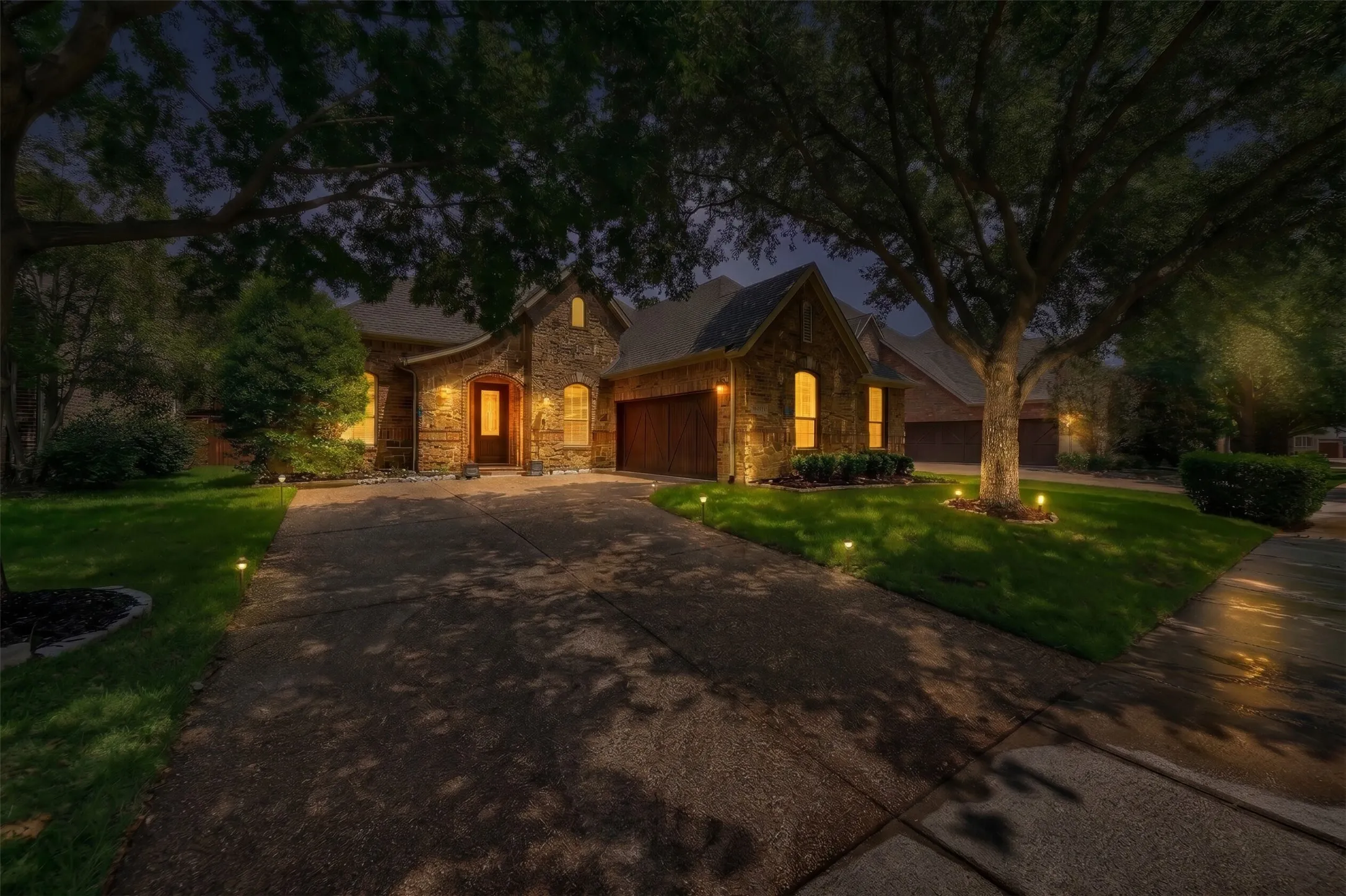 Single Family Residence For Sale in Tarrant County , 5833 Crescent Lane, Colleyville, Texas 76034, 3 Bedroom, 3 Bathroom, 2 Garage spaces, 2,695 Sqft, built in 2004, mls#21304052, Real Estate Agent in Colleyville, Homes For Sale in Tarrant county, Homes For Sale in Colleyville, Realtor in Colleyville Texas, Real Estate Brokerage Independent Realty Texas, Luminita Cordes Realtor