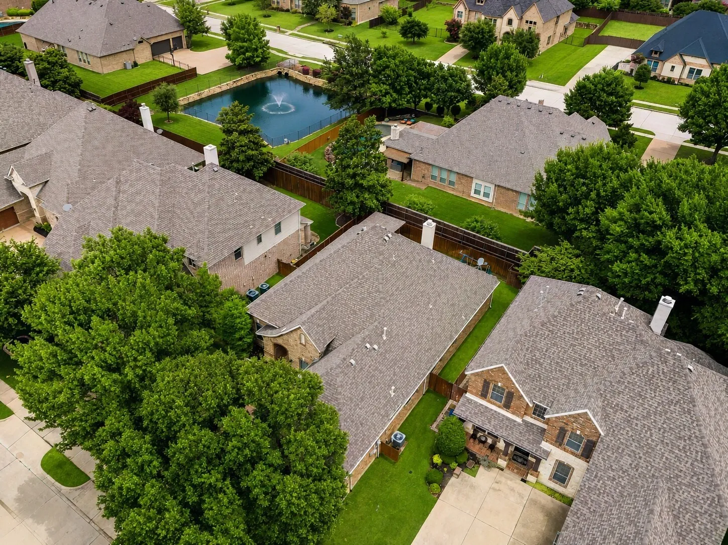 Single Family Residence For Sale in Tarrant County , 5833 Crescent Lane, Colleyville, Texas 76034, 3 Bedroom, 3 Bathroom, 2 Garage spaces, 2,695 Sqft, built in 2004, mls#21304052, Real Estate Agent in Colleyville, Homes For Sale in Tarrant county, Homes For Sale in Colleyville, Realtor in Colleyville Texas, Real Estate Brokerage Independent Realty Texas, Luminita Cordes Realtor
