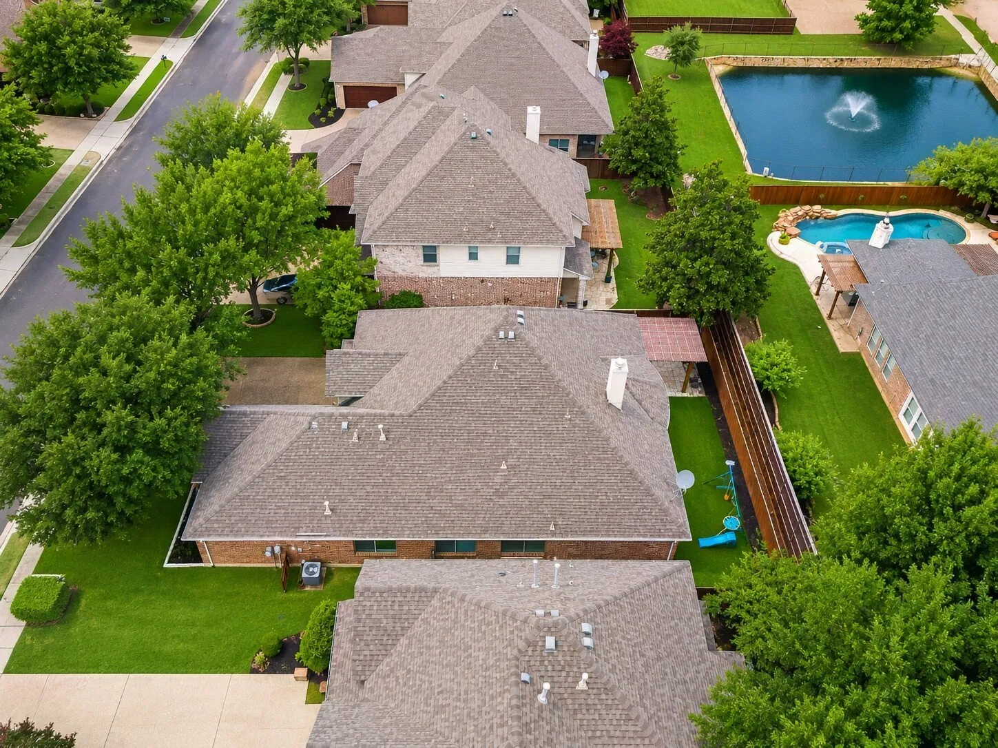 Single Family Residence For Sale in Tarrant County , 5833 Crescent Lane, Colleyville, Texas 76034, 3 Bedroom, 3 Bathroom, 2 Garage spaces, 2,695 Sqft, built in 2004, mls#21304052, Real Estate Agent in Colleyville, Homes For Sale in Tarrant county, Homes For Sale in Colleyville, Realtor in Colleyville Texas, Real Estate Brokerage Independent Realty Texas, Luminita Cordes Realtor