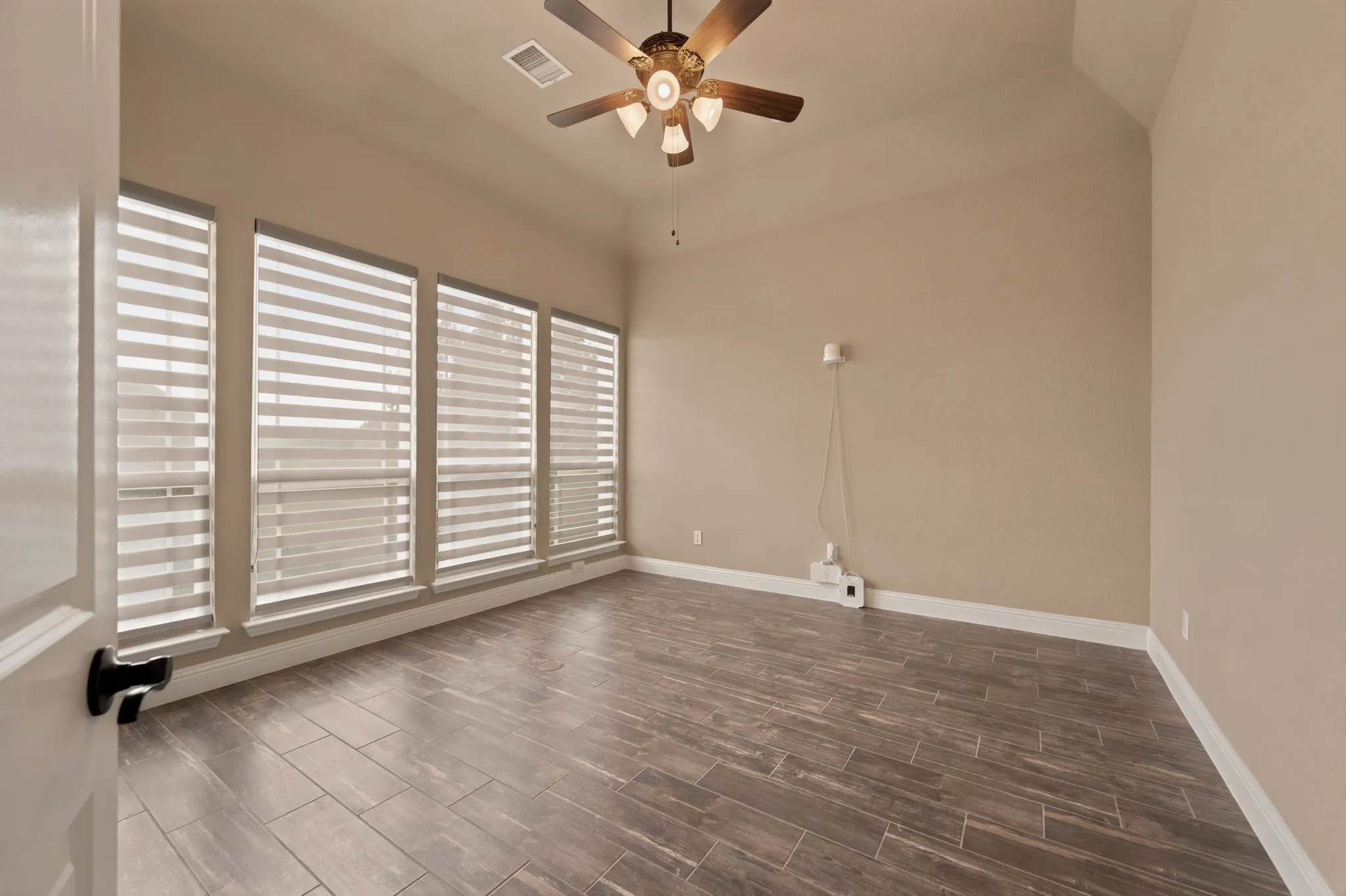 Single Family Residence For Sale in Denton County , 1426 Flanagan Farm Drive, Northlake, Texas 76226, 4 Bedroom, 5 Bathroom, 3 Garage spaces, 4,115 Sqft, built in 2017, mls#21302927, Real Estate Agent in Northlake, Homes For Sale in Denton county, Homes For Sale in Northlake, Realtor in Northlake Texas, Real Estate Brokerage Independent Realty Texas, Luminita Cordes Realtor