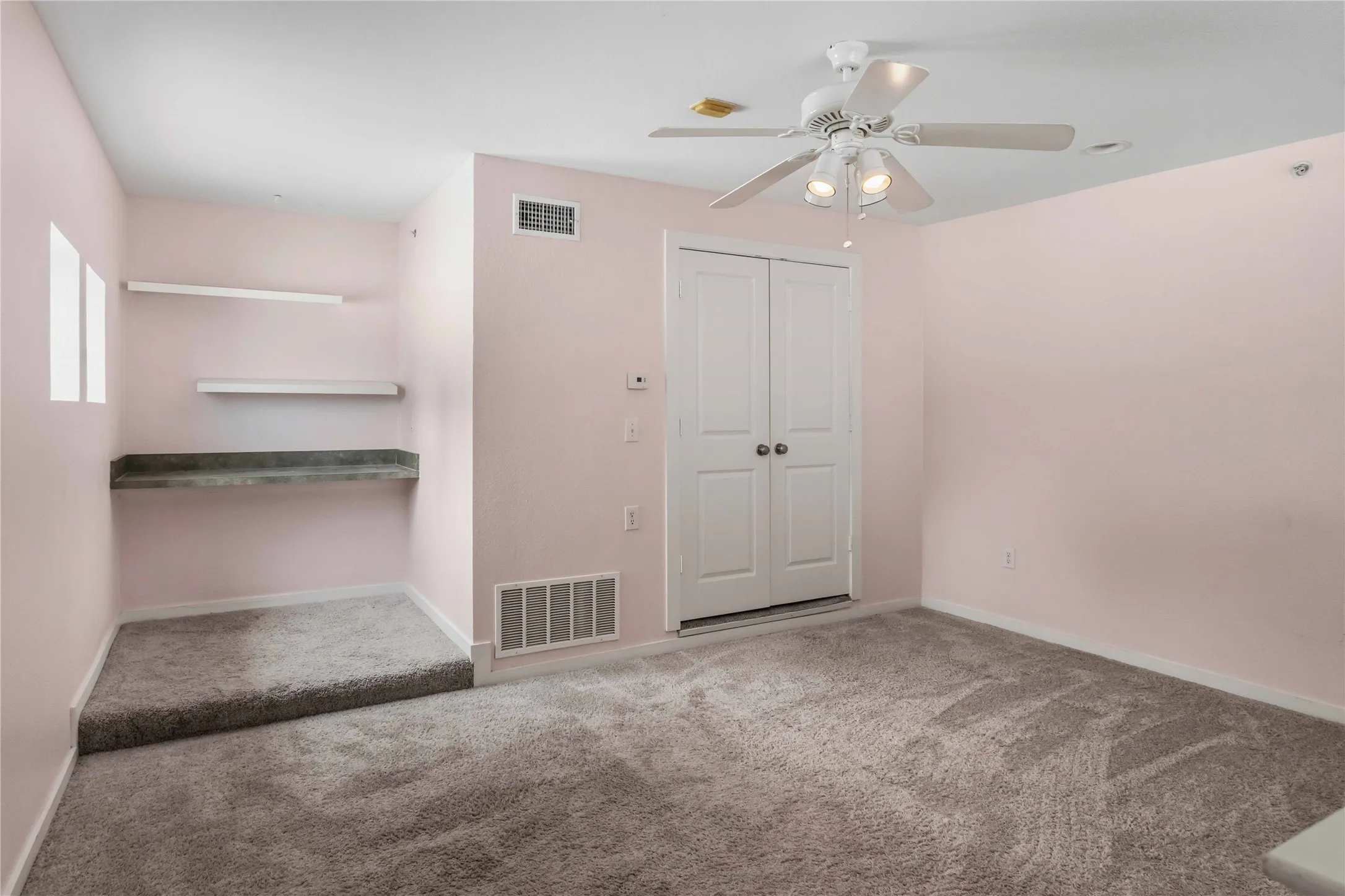 Condominium For Sale in Dallas County , 5111 Manett Street 207, Dallas, Texas 75206, 1 Bedroom, 1 Bathroom, Garage spaces, 728 Sqft, built in 2001, mls#21306838, Real Estate Agent in Dallas, Homes For Sale in Dallas county, Homes For Sale in Dallas, Realtor in Dallas Texas, Real Estate Brokerage Independent Realty Texas, Luminita Cordes Realtor
