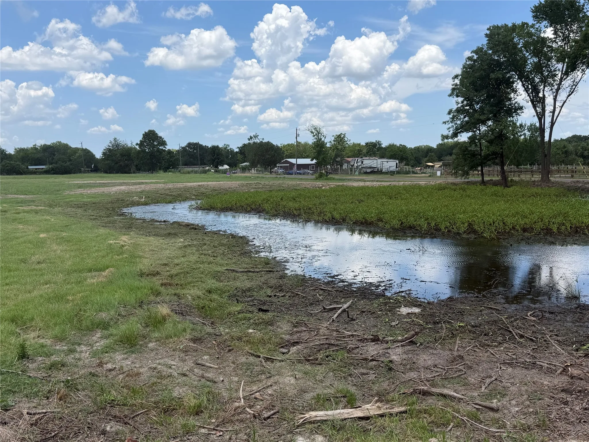 Mobile Home For Sale in Kaufman County , Lot 4 County Road 122, Kaufman, Texas 75142, 2 Bedroom, 2 Bathroom, 1 Garage spaces, 896 Sqft, built in 2018, mls#21307671, Real Estate Agent in Kaufman, Homes For Sale in Kaufman county, Homes For Sale in Kaufman, Realtor in Kaufman Texas, Real Estate Brokerage Independent Realty Texas, Luminita Cordes Realtor