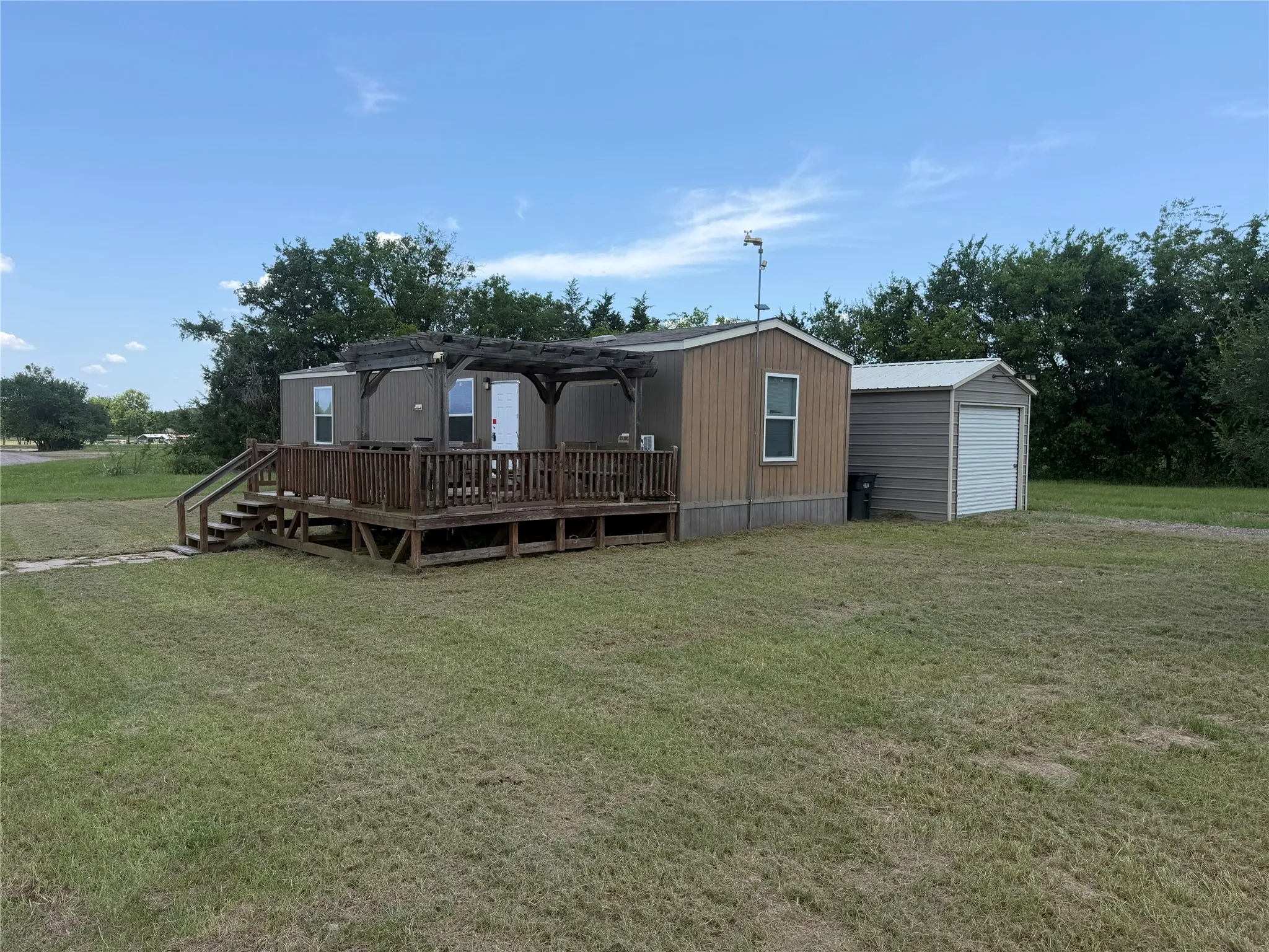 Mobile Home For Sale in Kaufman County , Lot 4 County Road 122, Kaufman, Texas 75142, 2 Bedroom, 2 Bathroom, 1 Garage spaces, 896 Sqft, built in 2018, mls#21307671, Real Estate Agent in Kaufman, Homes For Sale in Kaufman county, Homes For Sale in Kaufman, Realtor in Kaufman Texas, Real Estate Brokerage Independent Realty Texas, Luminita Cordes Realtor