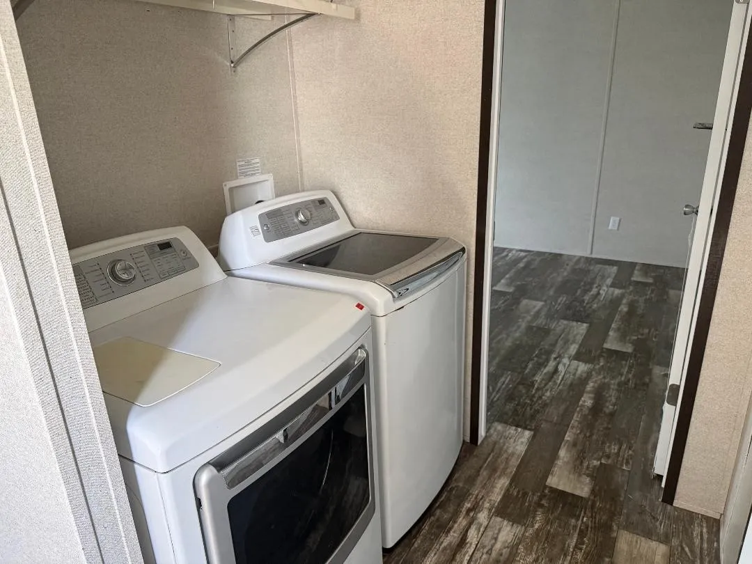 Mobile Home For Sale in Kaufman County , Lot 4 County Road 122, Kaufman, Texas 75142, 2 Bedroom, 2 Bathroom, 1 Garage spaces, 896 Sqft, built in 2018, mls#21307671, Real Estate Agent in Kaufman, Homes For Sale in Kaufman county, Homes For Sale in Kaufman, Realtor in Kaufman Texas, Real Estate Brokerage Independent Realty Texas, Luminita Cordes Realtor