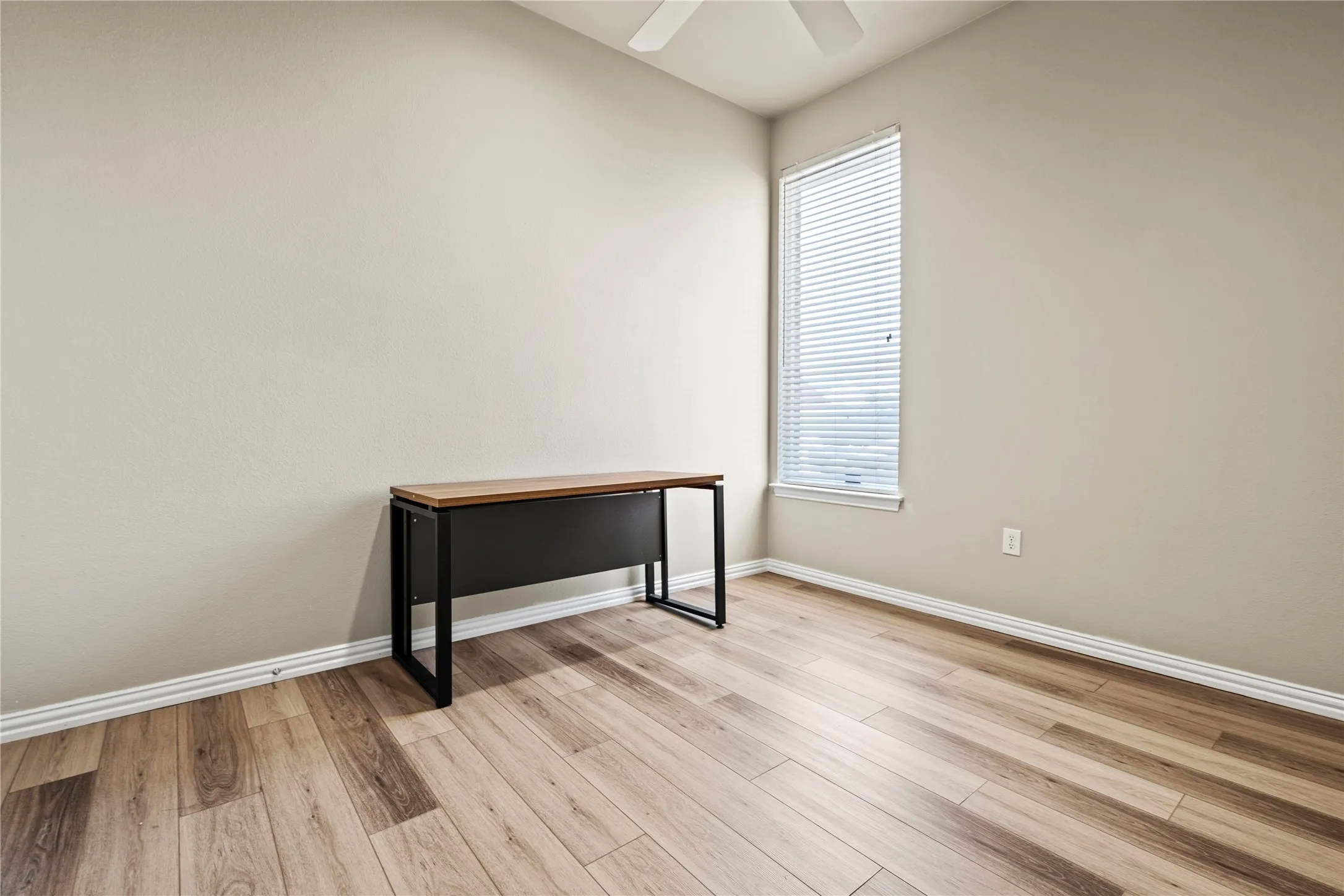 Office For Rent in Tarrant County , 2204 Park Springs Boulevard, Arlington, Texas 76013, 0, 0, Garage spaces, 0 Sqft, built in 1997, mls#21307708, Real Estate Agent in Arlington, Homes For Rent in Tarrant county, Homes For Rent in Arlington, Realtor in Arlington Texas, Real Estate Brokerage Independent Realty Texas, Luminita Cordes Realtor