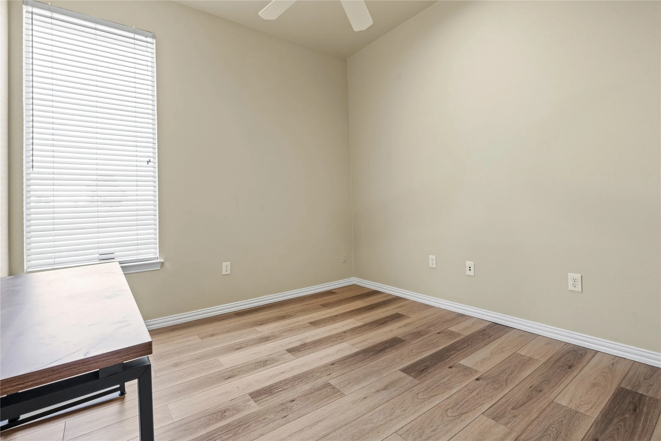 Office For Rent in Tarrant County , 2204 Park Springs Boulevard, Arlington, Texas 76013, 0, 0, Garage spaces, 0 Sqft, built in 1997, mls#21307708, Real Estate Agent in Arlington, Homes For Rent in Tarrant county, Homes For Rent in Arlington, Realtor in Arlington Texas, Real Estate Brokerage Independent Realty Texas, Luminita Cordes Realtor