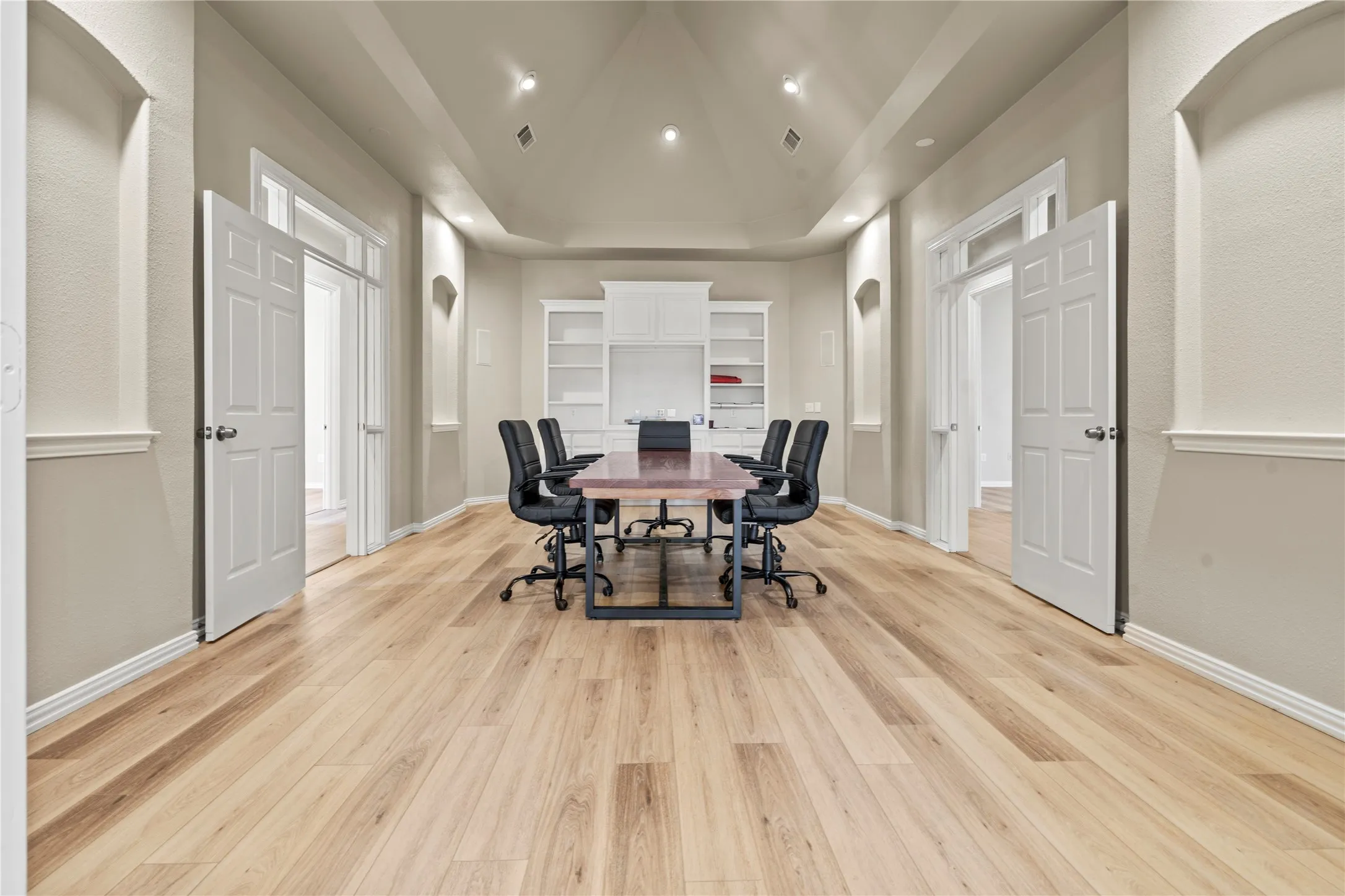 Office For Rent in Tarrant County , 2204 Park Springs Boulevard, Arlington, Texas 76013, 0, 0, Garage spaces, 0 Sqft, built in 1997, mls#21307708, Real Estate Agent in Arlington, Homes For Rent in Tarrant county, Homes For Rent in Arlington, Realtor in Arlington Texas, Real Estate Brokerage Independent Realty Texas, Luminita Cordes Realtor