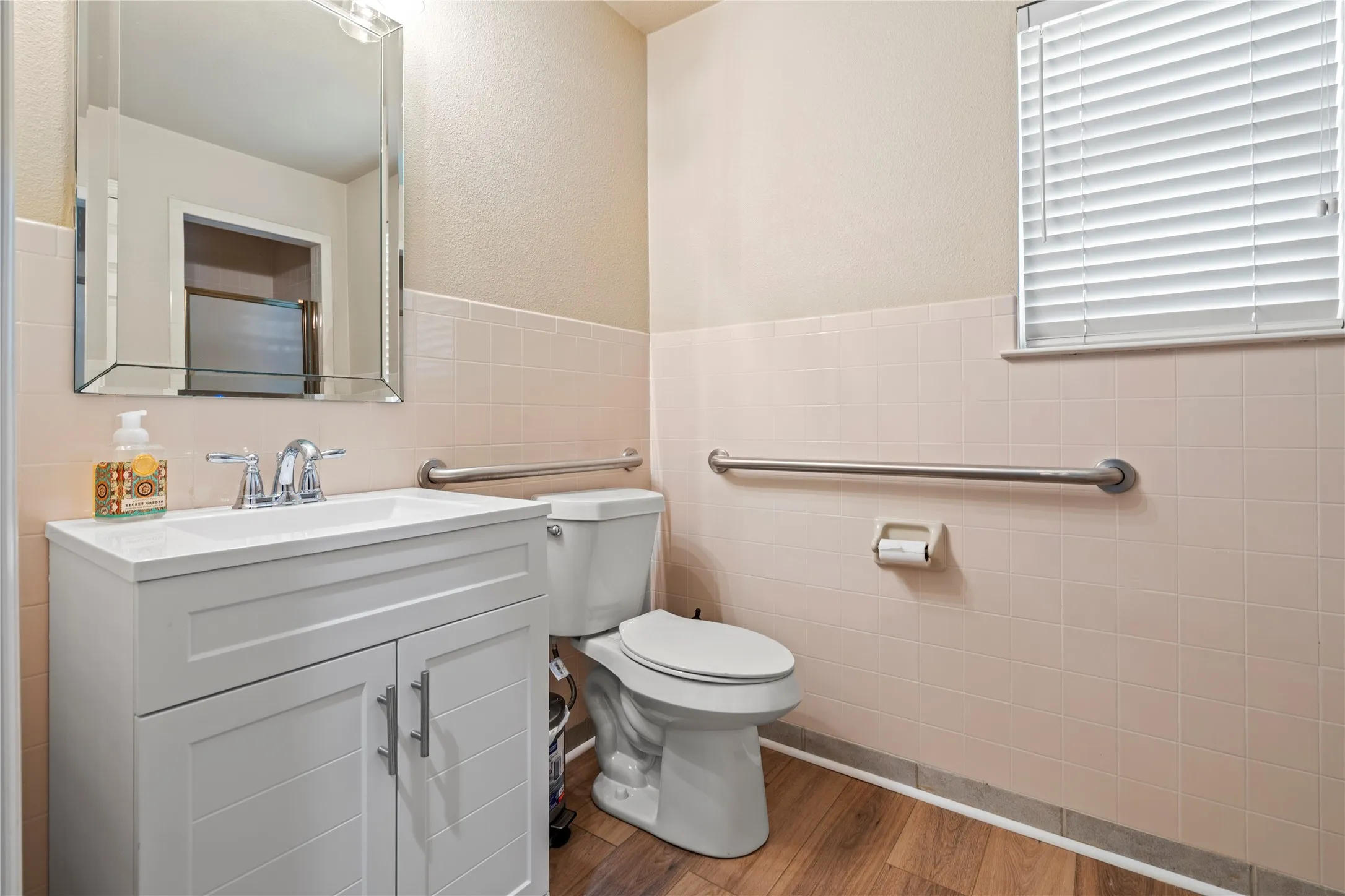 Office For Rent in Tarrant County , 2204 Park Springs Boulevard, Arlington, Texas 76013, 0, 0, Garage spaces, 0 Sqft, built in 1997, mls#21307708, Real Estate Agent in Arlington, Homes For Rent in Tarrant county, Homes For Rent in Arlington, Realtor in Arlington Texas, Real Estate Brokerage Independent Realty Texas, Luminita Cordes Realtor