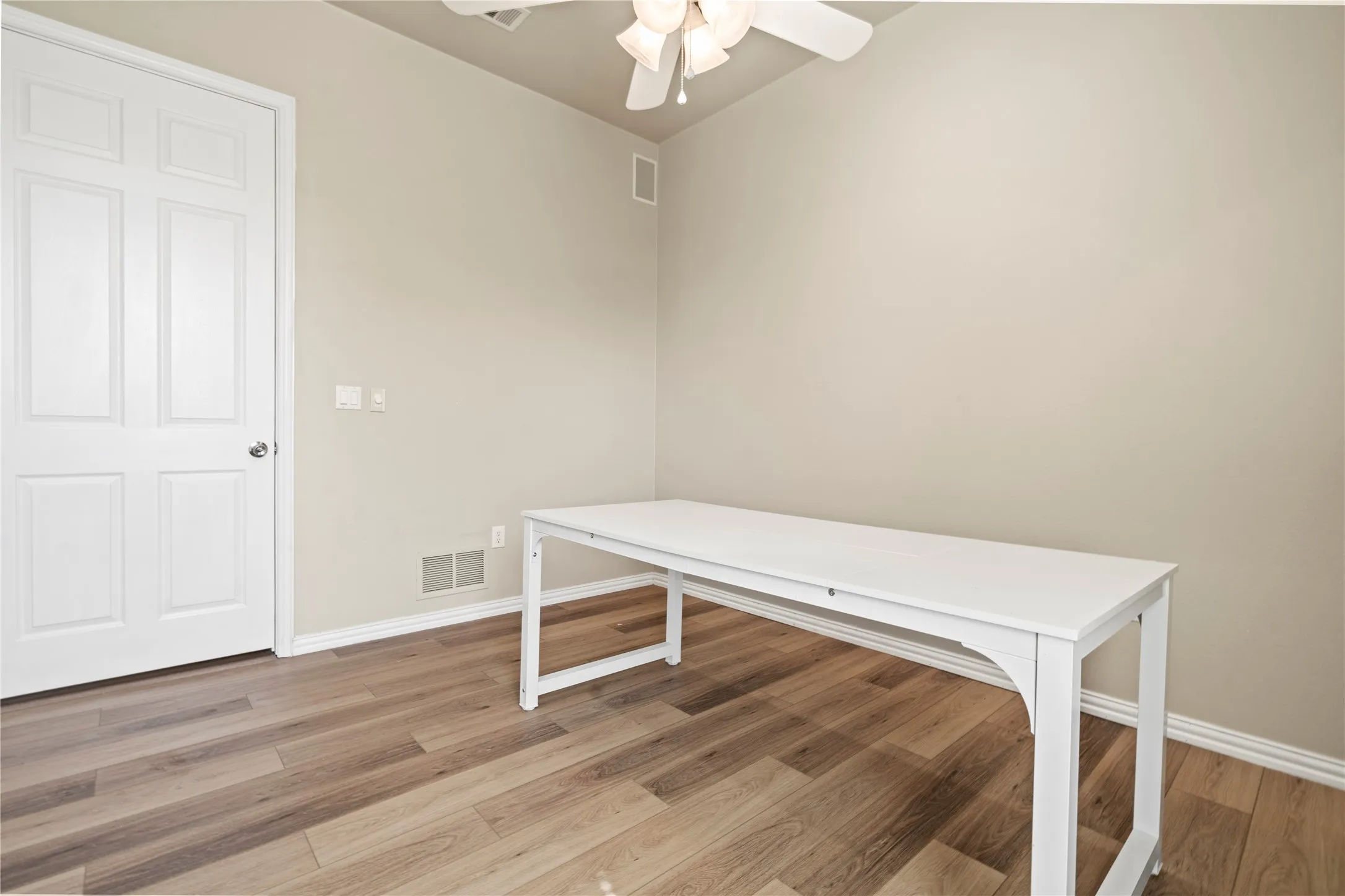 Office For Rent in Tarrant County , 2204 Park Springs Boulevard, Arlington, Texas 76013, 0, 0, Garage spaces, 0 Sqft, built in 1997, mls#21307708, Real Estate Agent in Arlington, Homes For Rent in Tarrant county, Homes For Rent in Arlington, Realtor in Arlington Texas, Real Estate Brokerage Independent Realty Texas, Luminita Cordes Realtor