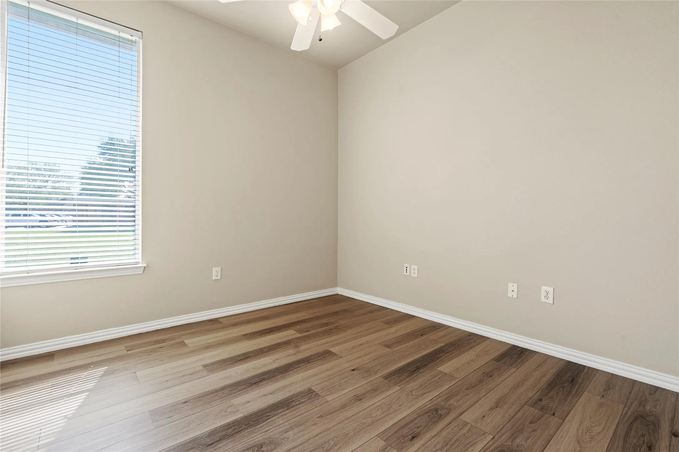 Office For Rent in Tarrant County , 2204 Park Springs Boulevard, Arlington, Texas 76013, 0, 0, Garage spaces, 0 Sqft, built in 1997, mls#21307708, Real Estate Agent in Arlington, Homes For Rent in Tarrant county, Homes For Rent in Arlington, Realtor in Arlington Texas, Real Estate Brokerage Independent Realty Texas, Luminita Cordes Realtor