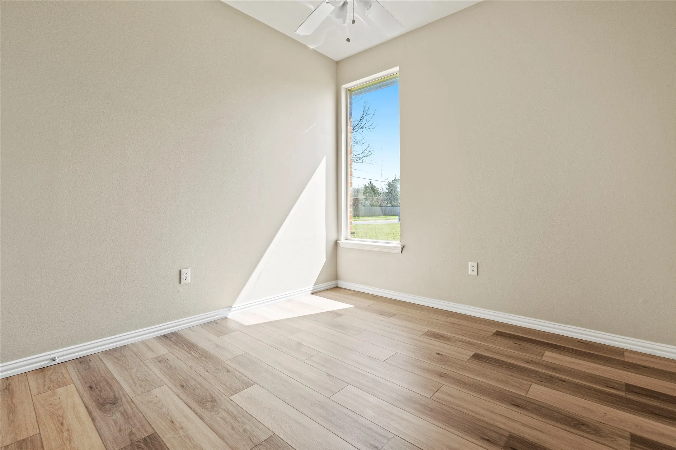 Office For Rent in Tarrant County , 2204 Park Springs Boulevard, Arlington, Texas 76013, 0, 0, Garage spaces, 0 Sqft, built in 1997, mls#21307708, Real Estate Agent in Arlington, Homes For Rent in Tarrant county, Homes For Rent in Arlington, Realtor in Arlington Texas, Real Estate Brokerage Independent Realty Texas, Luminita Cordes Realtor