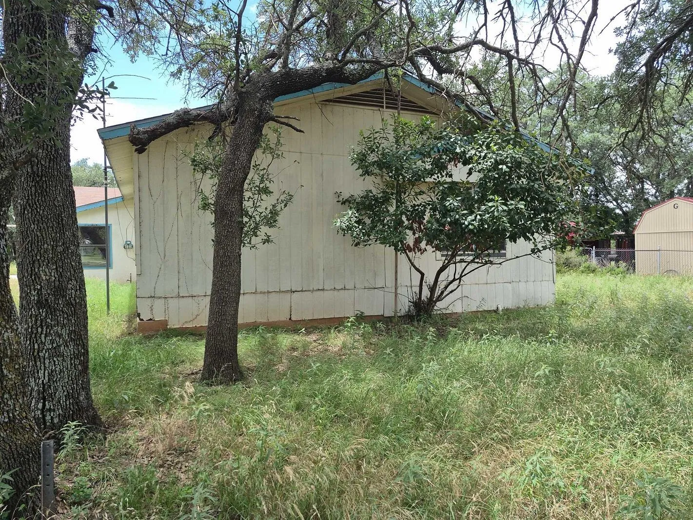 Manufactured Home For Sale in Brown County , 3130 Seabreeze Drive, May, Texas 76857, 4 Bedroom, 2 Bathroom, Garage spaces, 2,228 Sqft, built in 1996, mls#21303362, Real Estate Agent in May, Homes For Sale in Brown county, Homes For Sale in May, Realtor in May Texas, Real Estate Brokerage Independent Realty Texas, Luminita Cordes Realtor