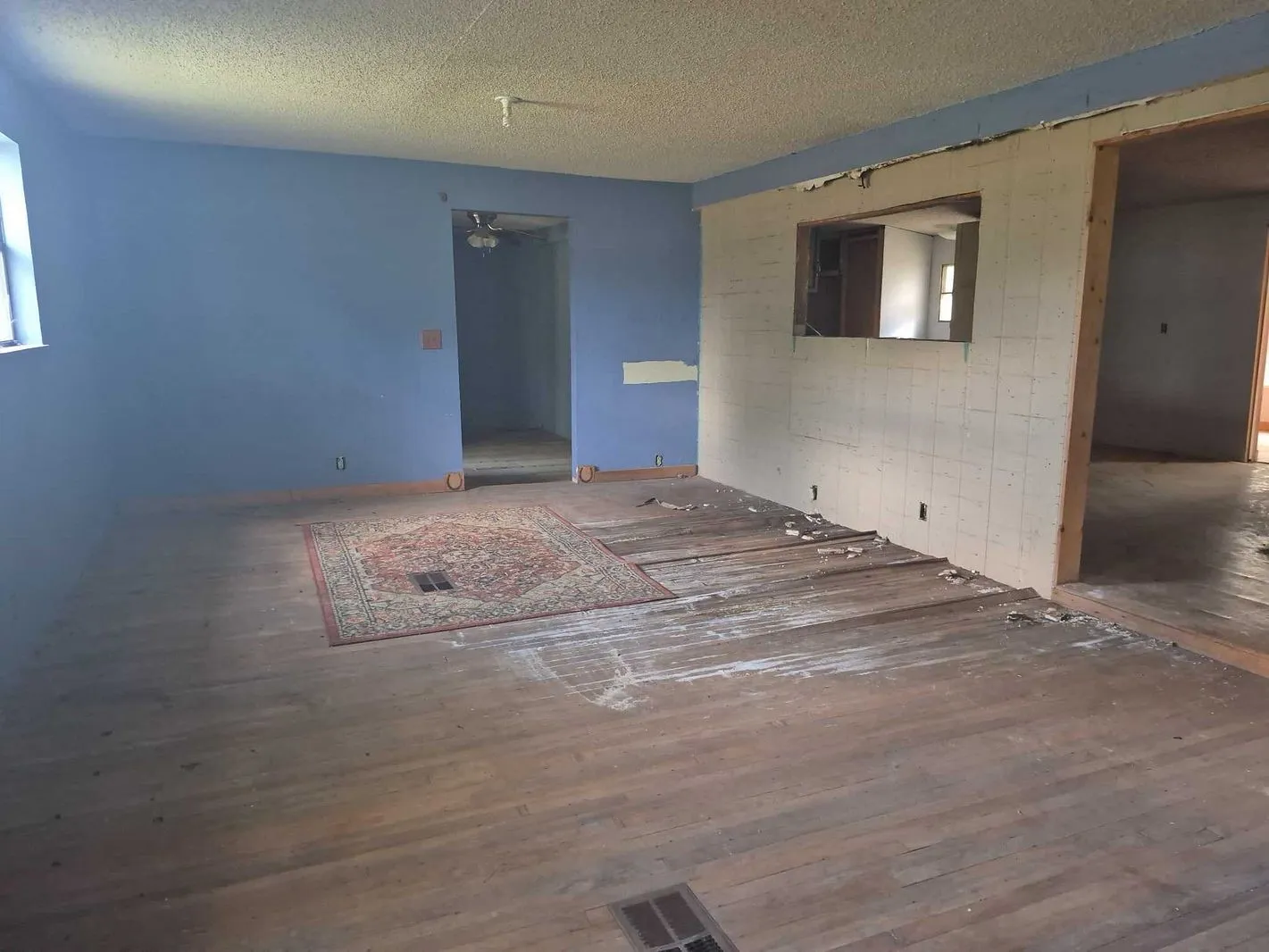 Manufactured Home For Sale in Brown County , 3130 Seabreeze Drive, May, Texas 76857, 4 Bedroom, 2 Bathroom, Garage spaces, 2,228 Sqft, built in 1996, mls#21303362, Real Estate Agent in May, Homes For Sale in Brown county, Homes For Sale in May, Realtor in May Texas, Real Estate Brokerage Independent Realty Texas, Luminita Cordes Realtor
