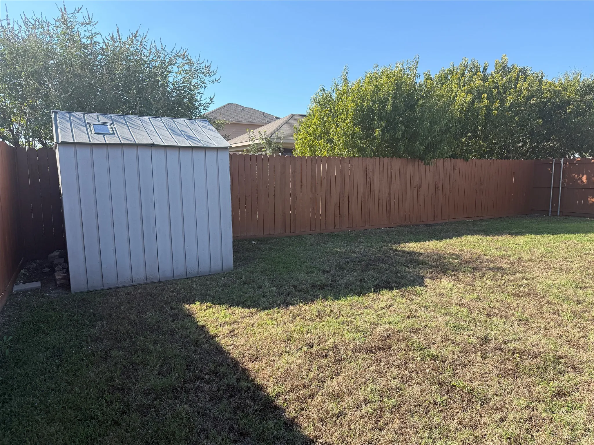 Single Family Residence For Rent in Collin County , 301 Meadow Lark Lane, Anna, Texas 75409, 3 Bedroom, 2 Bathroom, 2 Garage spaces, 1,391 Sqft, built in 2005, mls#21307720, Real Estate Agent in Anna, Homes For Rent in Collin county, Homes For Rent in Anna, Realtor in Anna Texas, Real Estate Brokerage Independent Realty Texas, Luminita Cordes Realtor