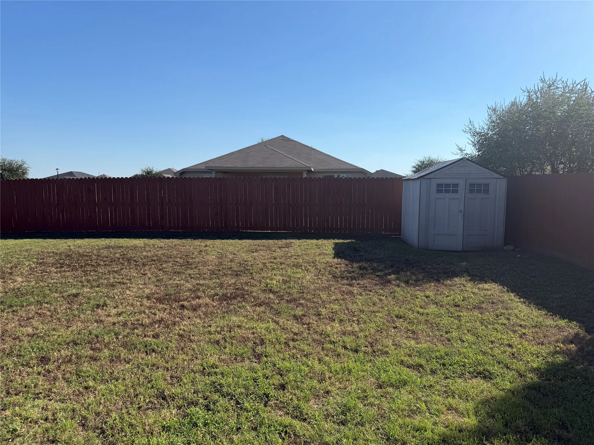 Single Family Residence For Rent in Collin County , 301 Meadow Lark Lane, Anna, Texas 75409, 3 Bedroom, 2 Bathroom, 2 Garage spaces, 1,391 Sqft, built in 2005, mls#21307720, Real Estate Agent in Anna, Homes For Rent in Collin county, Homes For Rent in Anna, Realtor in Anna Texas, Real Estate Brokerage Independent Realty Texas, Luminita Cordes Realtor