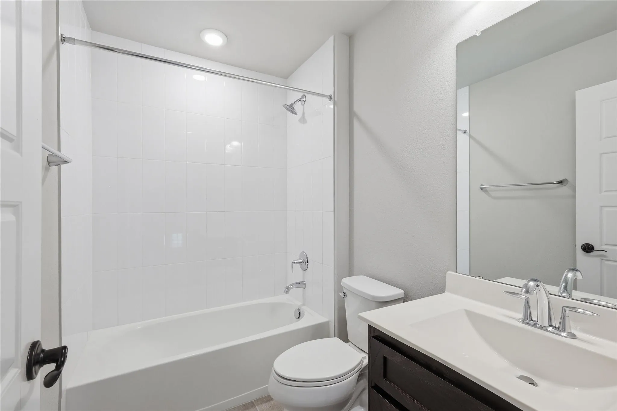 Single Family Residence For Sale in Parker County , 1713 Roundtree Circle E, Fort Worth, Texas 76008, 4 Bedroom, 5 Bathroom, 2 Garage spaces, 3,917 Sqft, built in 2018, mls#21274828, Real Estate Agent in Fort Worth, Homes For Sale in Parker county, Homes For Sale in Fort Worth, Realtor in Fort Worth Texas, Real Estate Brokerage Independent Realty Texas, Luminita Cordes Realtor