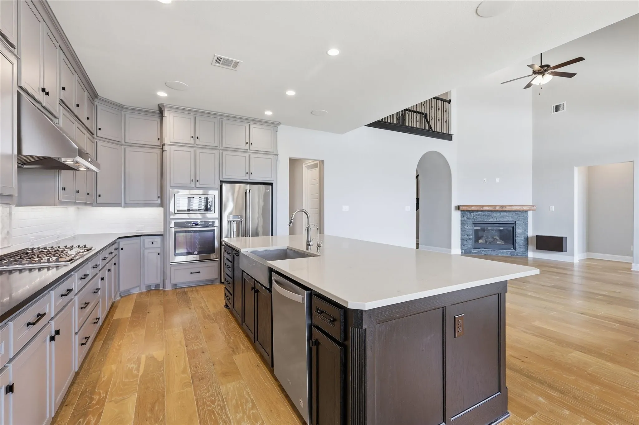 Single Family Residence For Sale in Parker County , 1713 Roundtree Circle E, Fort Worth, Texas 76008, 4 Bedroom, 5 Bathroom, 2 Garage spaces, 3,917 Sqft, built in 2018, mls#21274828, Real Estate Agent in Fort Worth, Homes For Sale in Parker county, Homes For Sale in Fort Worth, Realtor in Fort Worth Texas, Real Estate Brokerage Independent Realty Texas, Luminita Cordes Realtor
