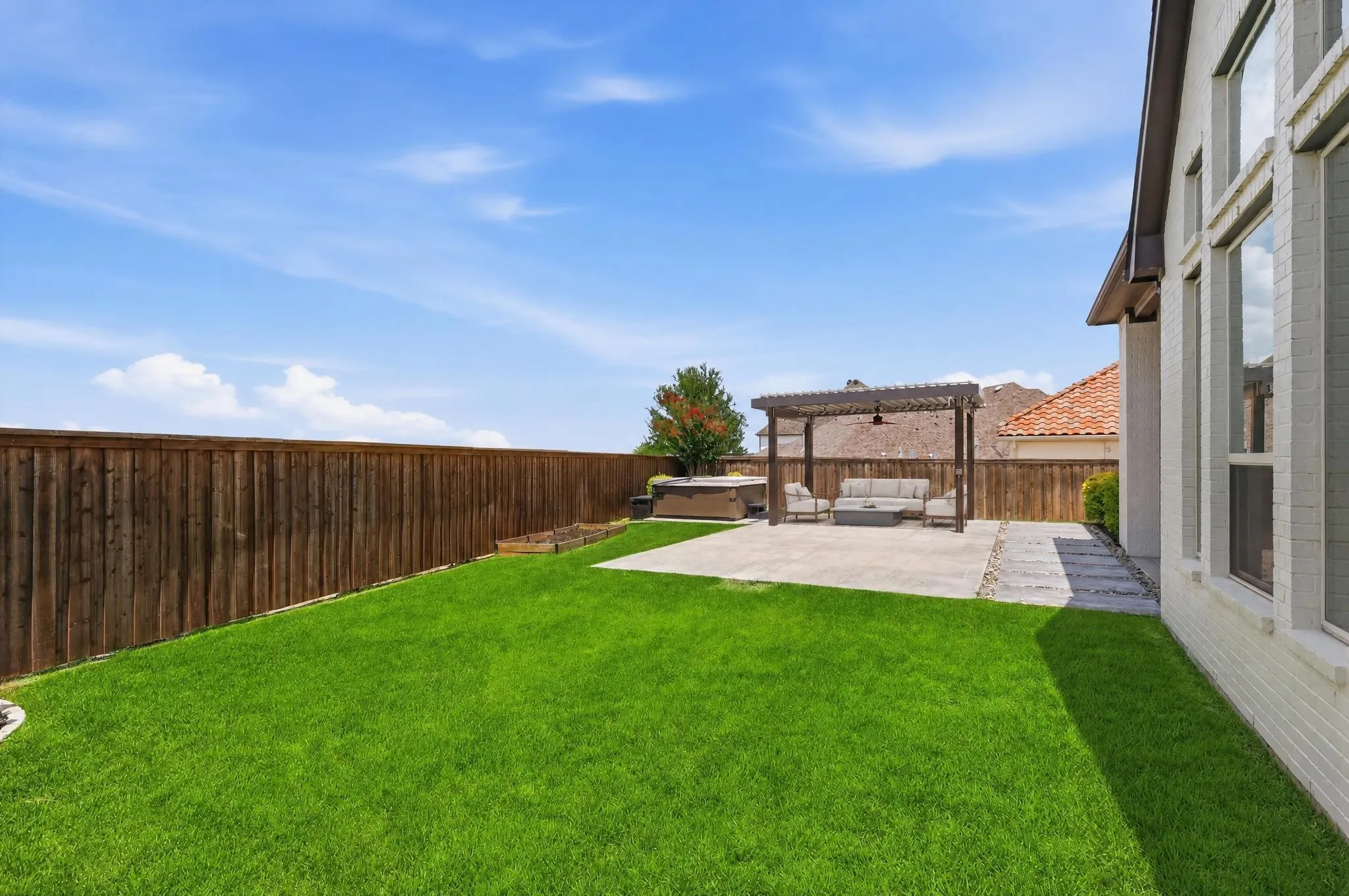Single Family Residence For Sale in Parker County , 1713 Roundtree Circle E, Fort Worth, Texas 76008, 4 Bedroom, 5 Bathroom, 2 Garage spaces, 3,917 Sqft, built in 2018, mls#21274828, Real Estate Agent in Fort Worth, Homes For Sale in Parker county, Homes For Sale in Fort Worth, Realtor in Fort Worth Texas, Real Estate Brokerage Independent Realty Texas, Luminita Cordes Realtor