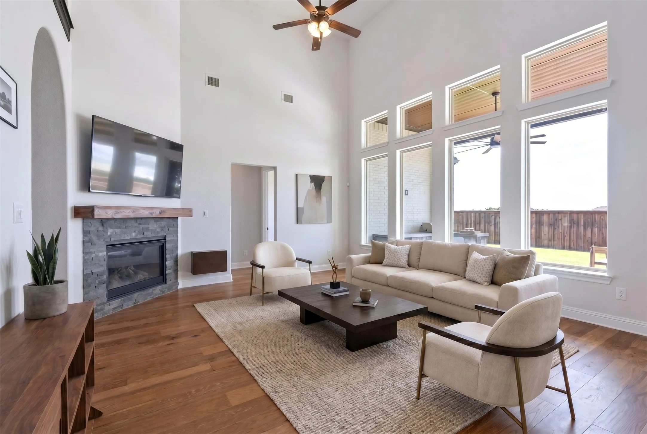Single Family Residence For Sale in Parker County , 1713 Roundtree Circle E, Fort Worth, Texas 76008, 4 Bedroom, 5 Bathroom, 2 Garage spaces, 3,917 Sqft, built in 2018, mls#21274828, Real Estate Agent in Fort Worth, Homes For Sale in Parker county, Homes For Sale in Fort Worth, Realtor in Fort Worth Texas, Real Estate Brokerage Independent Realty Texas, Luminita Cordes Realtor