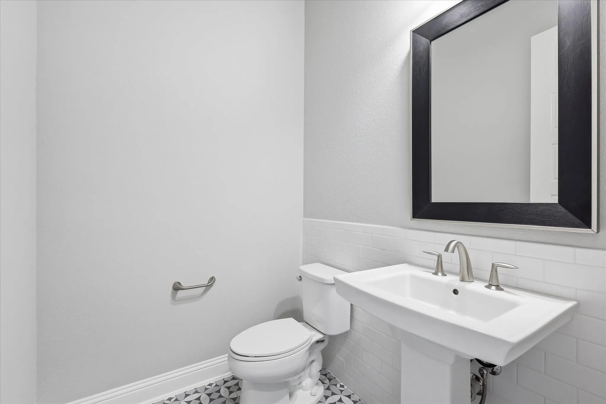 Single Family Residence For Sale in Parker County , 1713 Roundtree Circle E, Fort Worth, Texas 76008, 4 Bedroom, 5 Bathroom, 2 Garage spaces, 3,917 Sqft, built in 2018, mls#21274828, Real Estate Agent in Fort Worth, Homes For Sale in Parker county, Homes For Sale in Fort Worth, Realtor in Fort Worth Texas, Real Estate Brokerage Independent Realty Texas, Luminita Cordes Realtor