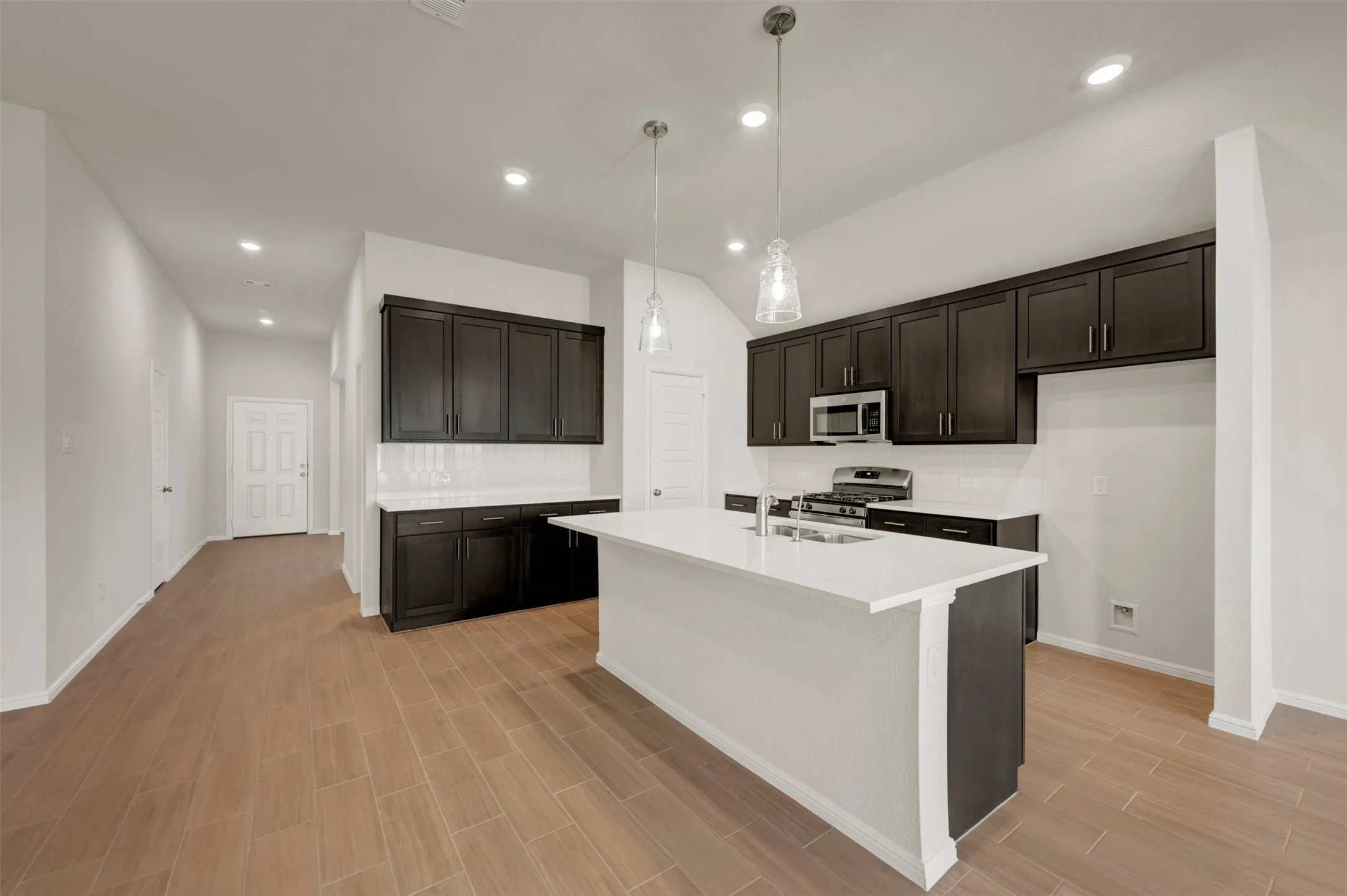 Single Family Residence For Sale in Denton County , 160 Hudson Lane, Justin, Texas 76247, 3 Bedroom, 3 Bathroom, 2 Garage spaces, 2,132 Sqft, built in 2026, mls#21298921, Real Estate Agent in Justin, Homes For Sale in Denton county, Homes For Sale in Justin, Realtor in Justin Texas, Real Estate Brokerage Independent Realty Texas, Luminita Cordes Realtor