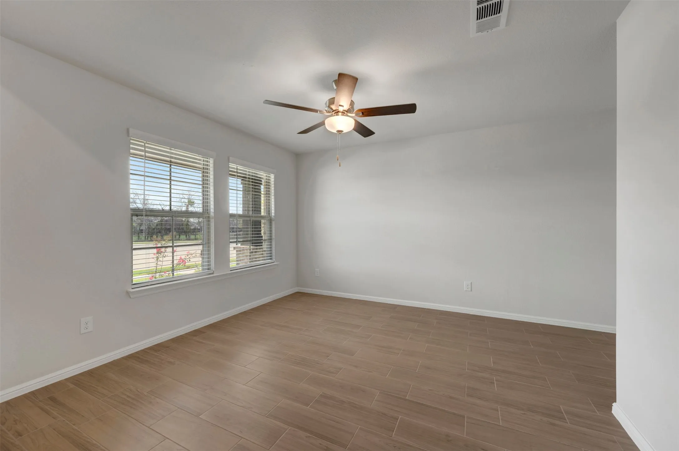Single Family Residence For Sale in Denton County , 160 Hudson Lane, Justin, Texas 76247, 3 Bedroom, 3 Bathroom, 2 Garage spaces, 2,132 Sqft, built in 2026, mls#21298921, Real Estate Agent in Justin, Homes For Sale in Denton county, Homes For Sale in Justin, Realtor in Justin Texas, Real Estate Brokerage Independent Realty Texas, Luminita Cordes Realtor