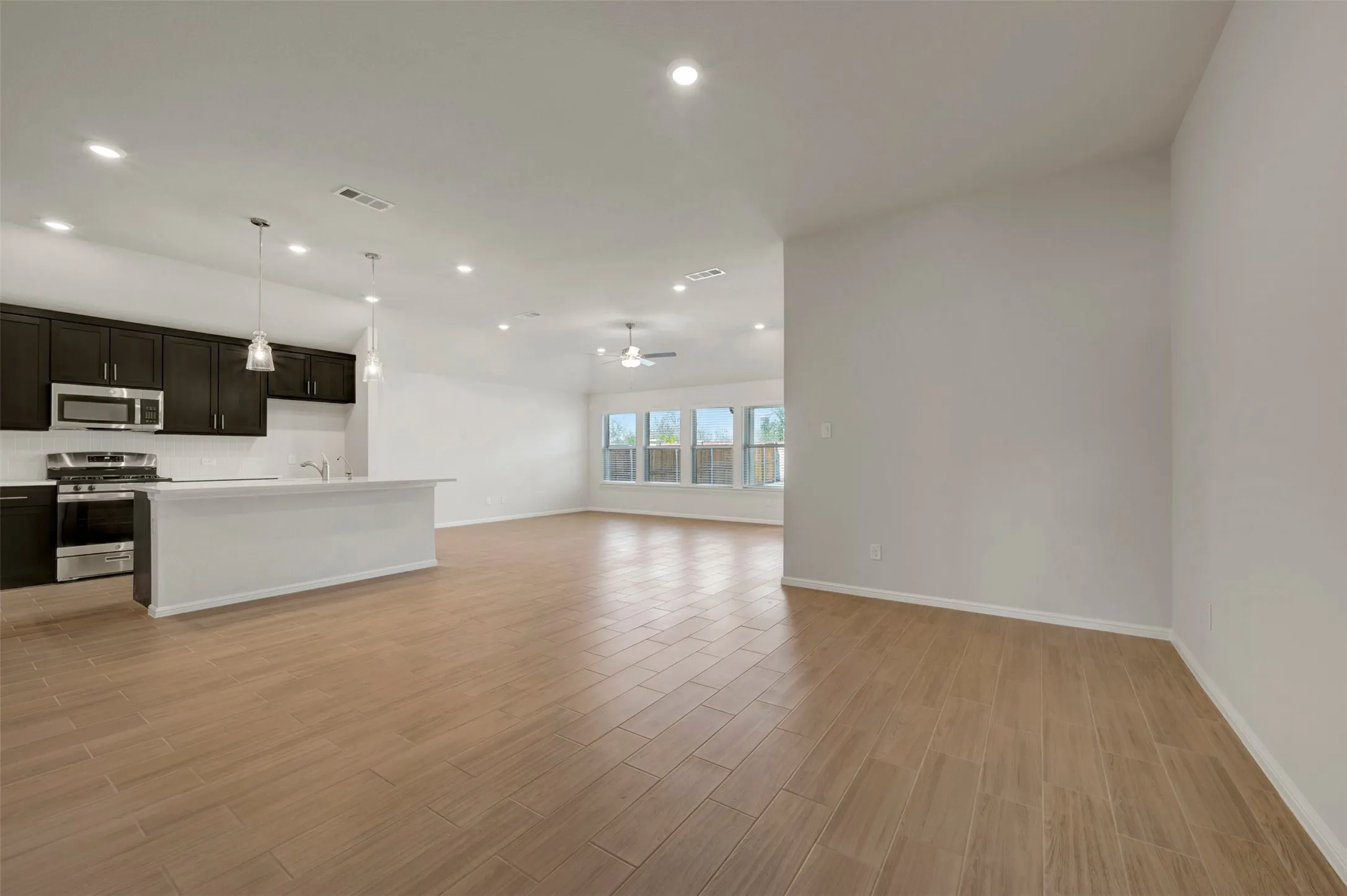 Single Family Residence For Sale in Denton County , 160 Hudson Lane, Justin, Texas 76247, 3 Bedroom, 3 Bathroom, 2 Garage spaces, 2,132 Sqft, built in 2026, mls#21298921, Real Estate Agent in Justin, Homes For Sale in Denton county, Homes For Sale in Justin, Realtor in Justin Texas, Real Estate Brokerage Independent Realty Texas, Luminita Cordes Realtor