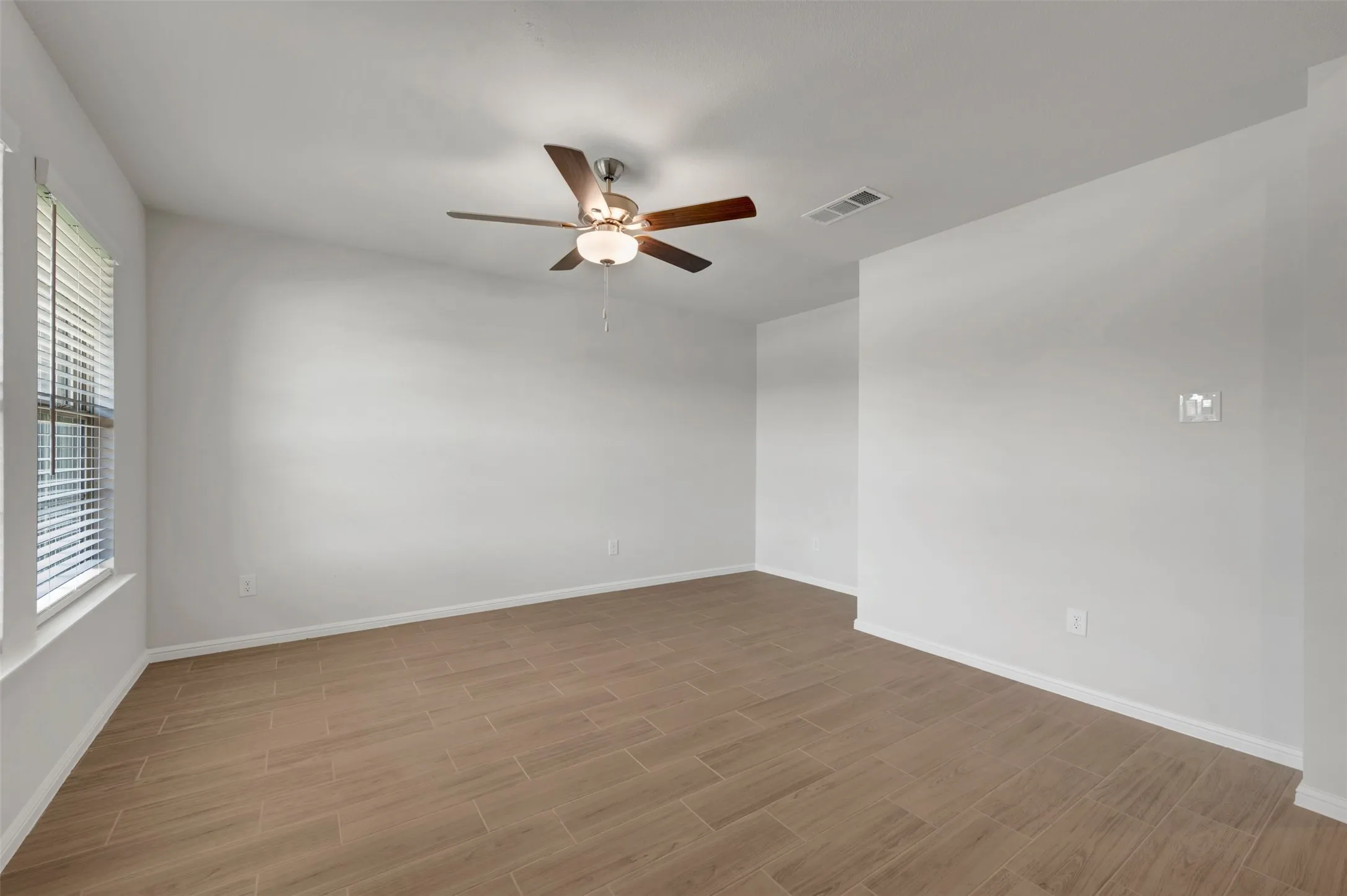 Single Family Residence For Sale in Denton County , 160 Hudson Lane, Justin, Texas 76247, 3 Bedroom, 3 Bathroom, 2 Garage spaces, 2,132 Sqft, built in 2026, mls#21298921, Real Estate Agent in Justin, Homes For Sale in Denton county, Homes For Sale in Justin, Realtor in Justin Texas, Real Estate Brokerage Independent Realty Texas, Luminita Cordes Realtor