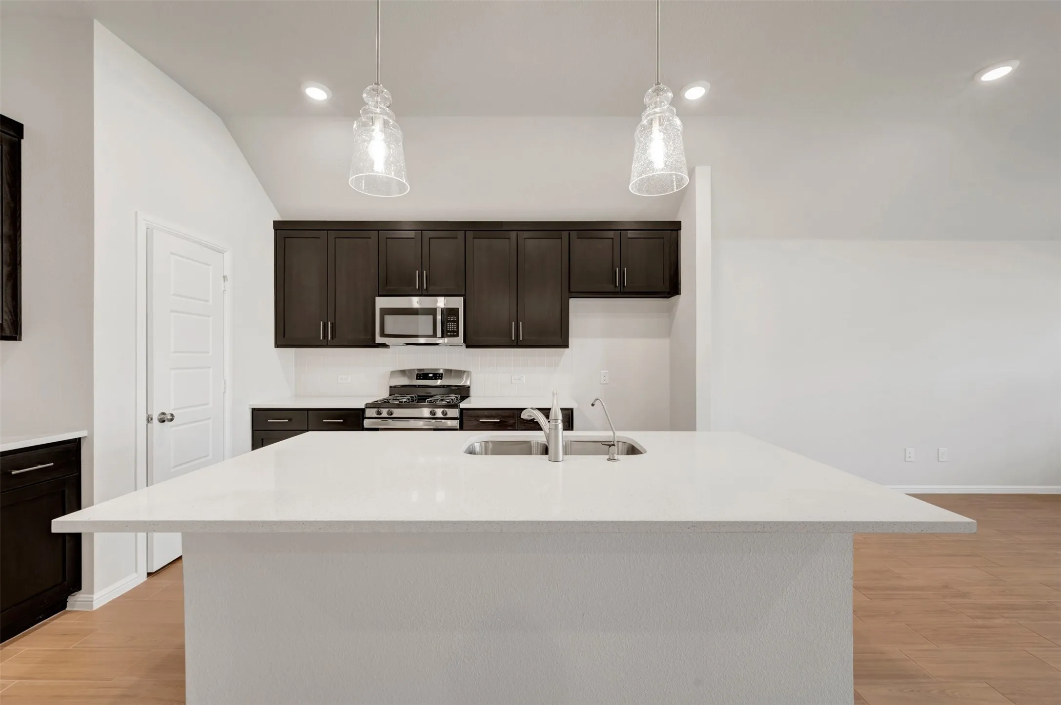 Single Family Residence For Sale in Denton County , 160 Hudson Lane, Justin, Texas 76247, 3 Bedroom, 3 Bathroom, 2 Garage spaces, 2,132 Sqft, built in 2026, mls#21298921, Real Estate Agent in Justin, Homes For Sale in Denton county, Homes For Sale in Justin, Realtor in Justin Texas, Real Estate Brokerage Independent Realty Texas, Luminita Cordes Realtor