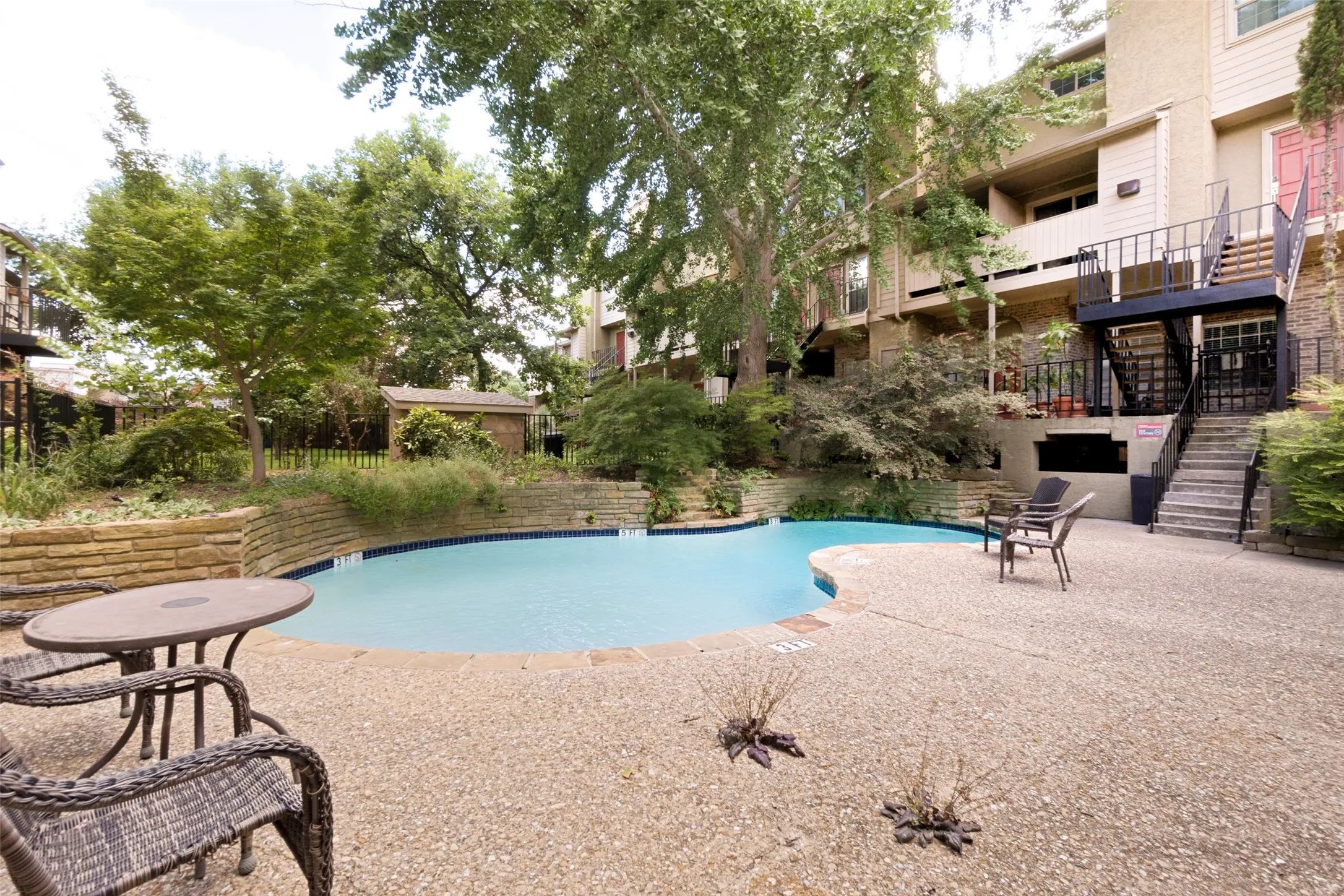 Condominium For Sale in Dallas County , 5740 Martel Avenue A2, Dallas, Texas 75206, 2 Bedroom, 2 Bathroom, Garage spaces, 1,106 Sqft, built in 1983, mls#21307058, Real Estate Agent in Dallas, Homes For Sale in Dallas county, Homes For Sale in Dallas, Realtor in Dallas Texas, Real Estate Brokerage Independent Realty Texas, Luminita Cordes Realtor