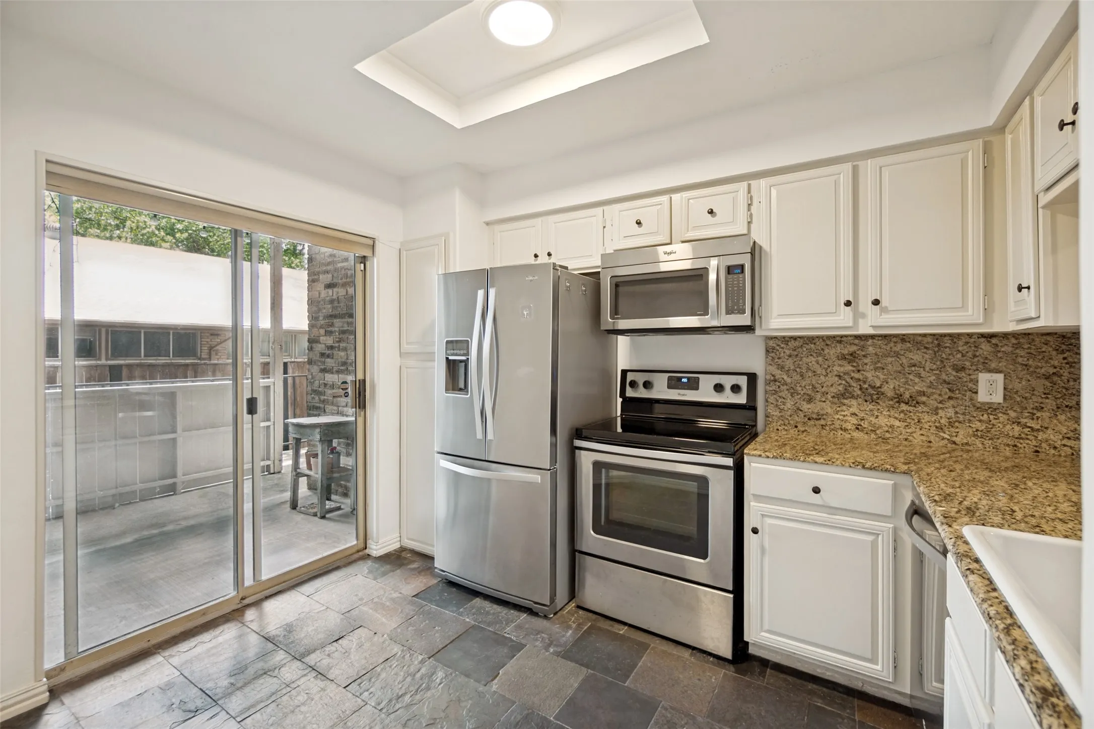 Condominium For Sale in Dallas County , 5740 Martel Avenue A2, Dallas, Texas 75206, 2 Bedroom, 2 Bathroom, Garage spaces, 1,106 Sqft, built in 1983, mls#21307058, Real Estate Agent in Dallas, Homes For Sale in Dallas county, Homes For Sale in Dallas, Realtor in Dallas Texas, Real Estate Brokerage Independent Realty Texas, Luminita Cordes Realtor