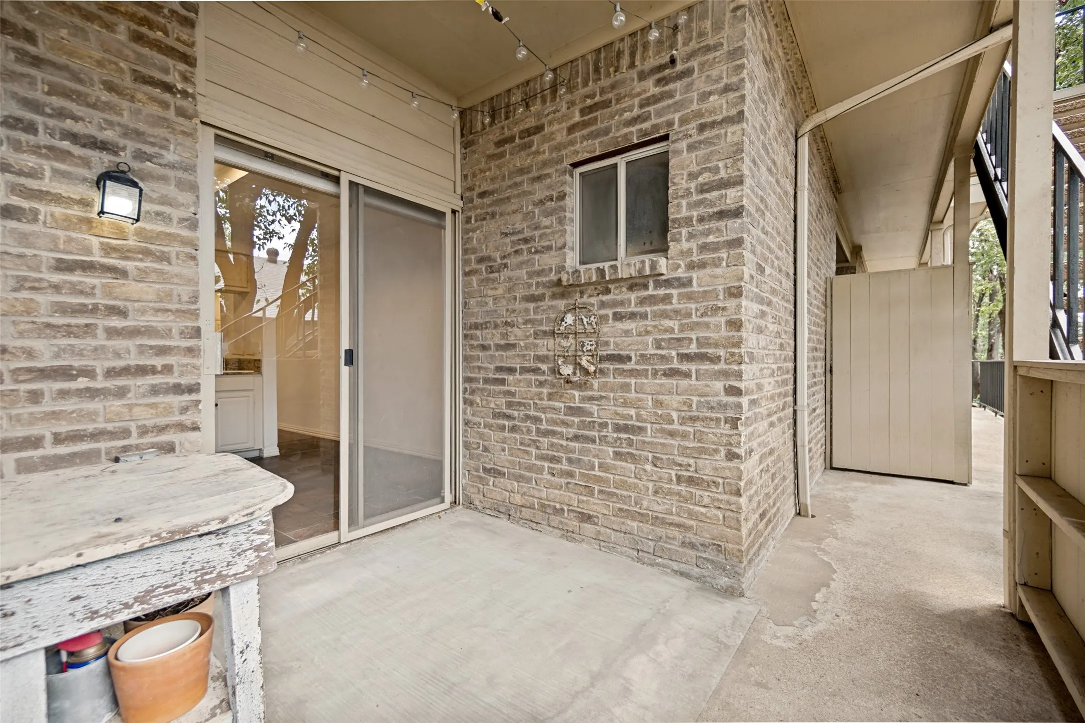 Condominium For Sale in Dallas County , 5740 Martel Avenue A2, Dallas, Texas 75206, 2 Bedroom, 2 Bathroom, Garage spaces, 1,106 Sqft, built in 1983, mls#21307058, Real Estate Agent in Dallas, Homes For Sale in Dallas county, Homes For Sale in Dallas, Realtor in Dallas Texas, Real Estate Brokerage Independent Realty Texas, Luminita Cordes Realtor