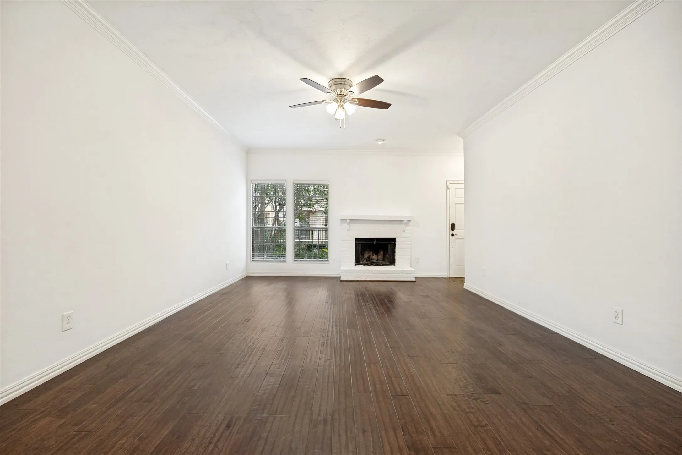 Condominium For Sale in Dallas County , 5740 Martel Avenue A2, Dallas, Texas 75206, 2 Bedroom, 2 Bathroom, Garage spaces, 1,106 Sqft, built in 1983, mls#21307058, Real Estate Agent in Dallas, Homes For Sale in Dallas county, Homes For Sale in Dallas, Realtor in Dallas Texas, Real Estate Brokerage Independent Realty Texas, Luminita Cordes Realtor