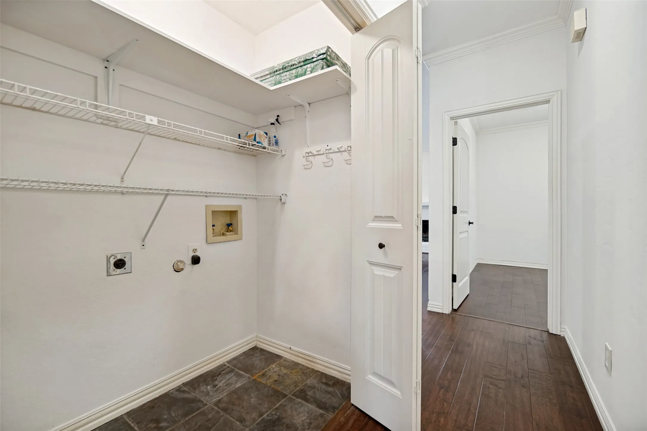 Condominium For Sale in Dallas County , 5740 Martel Avenue A2, Dallas, Texas 75206, 2 Bedroom, 2 Bathroom, Garage spaces, 1,106 Sqft, built in 1983, mls#21307058, Real Estate Agent in Dallas, Homes For Sale in Dallas county, Homes For Sale in Dallas, Realtor in Dallas Texas, Real Estate Brokerage Independent Realty Texas, Luminita Cordes Realtor