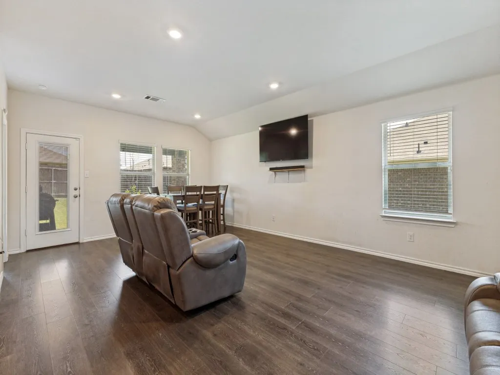 Single Family Residence For Rent in Dallas County , 15127 Athena Drive, Dallas, Texas 75253, 3 Bedroom, 2 Bathroom, 2 Garage spaces, 1,608 Sqft, built in 2022, mls#21301674, Real Estate Agent in Dallas, Homes For Rent in Dallas county, Homes For Rent in Dallas, Realtor in Dallas Texas, Real Estate Brokerage Independent Realty Texas, Luminita Cordes Realtor