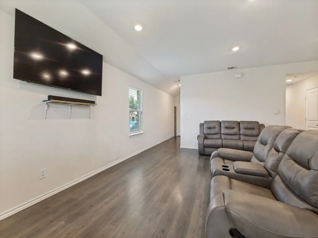 Single Family Residence For Rent in Dallas County , 15127 Athena Drive, Dallas, Texas 75253, 3 Bedroom, 2 Bathroom, 2 Garage spaces, 1,608 Sqft, built in 2022, mls#21301674, Real Estate Agent in Dallas, Homes For Rent in Dallas county, Homes For Rent in Dallas, Realtor in Dallas Texas, Real Estate Brokerage Independent Realty Texas, Luminita Cordes Realtor