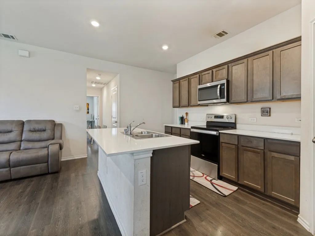 Single Family Residence For Rent in Dallas County , 15127 Athena Drive, Dallas, Texas 75253, 3 Bedroom, 2 Bathroom, 2 Garage spaces, 1,608 Sqft, built in 2022, mls#21301674, Real Estate Agent in Dallas, Homes For Rent in Dallas county, Homes For Rent in Dallas, Realtor in Dallas Texas, Real Estate Brokerage Independent Realty Texas, Luminita Cordes Realtor
