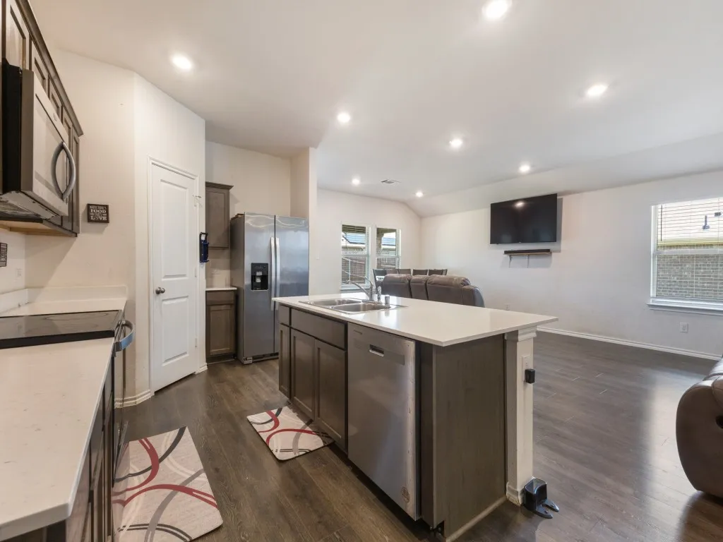 Single Family Residence For Rent in Dallas County , 15127 Athena Drive, Dallas, Texas 75253, 3 Bedroom, 2 Bathroom, 2 Garage spaces, 1,608 Sqft, built in 2022, mls#21301674, Real Estate Agent in Dallas, Homes For Rent in Dallas county, Homes For Rent in Dallas, Realtor in Dallas Texas, Real Estate Brokerage Independent Realty Texas, Luminita Cordes Realtor