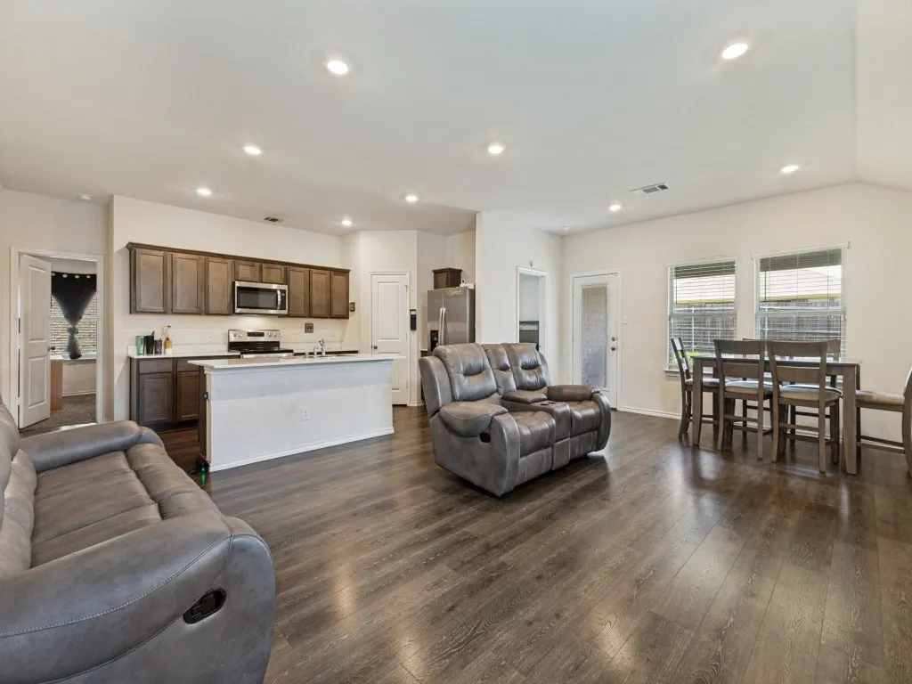 Single Family Residence For Rent in Dallas County , 15127 Athena Drive, Dallas, Texas 75253, 3 Bedroom, 2 Bathroom, 2 Garage spaces, 1,608 Sqft, built in 2022, mls#21301674, Real Estate Agent in Dallas, Homes For Rent in Dallas county, Homes For Rent in Dallas, Realtor in Dallas Texas, Real Estate Brokerage Independent Realty Texas, Luminita Cordes Realtor