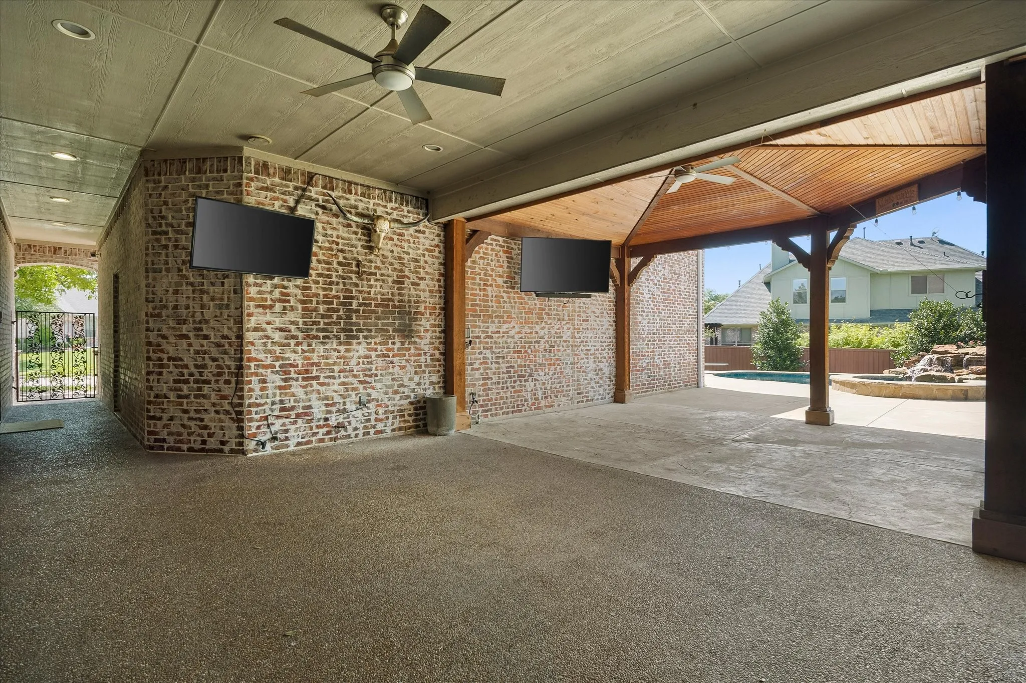 Single Family Residence For Sale in Rockwall County , 700 Starlight Pass, Heath, Texas 75032, 5 Bedroom, 4 Bathroom, 3 Garage spaces, 4,133 Sqft, built in 2002, mls#21307126, Real Estate Agent in Heath, Homes For Sale in Rockwall county, Homes For Sale in Heath, Realtor in Heath Texas, Real Estate Brokerage Independent Realty Texas, Luminita Cordes Realtor